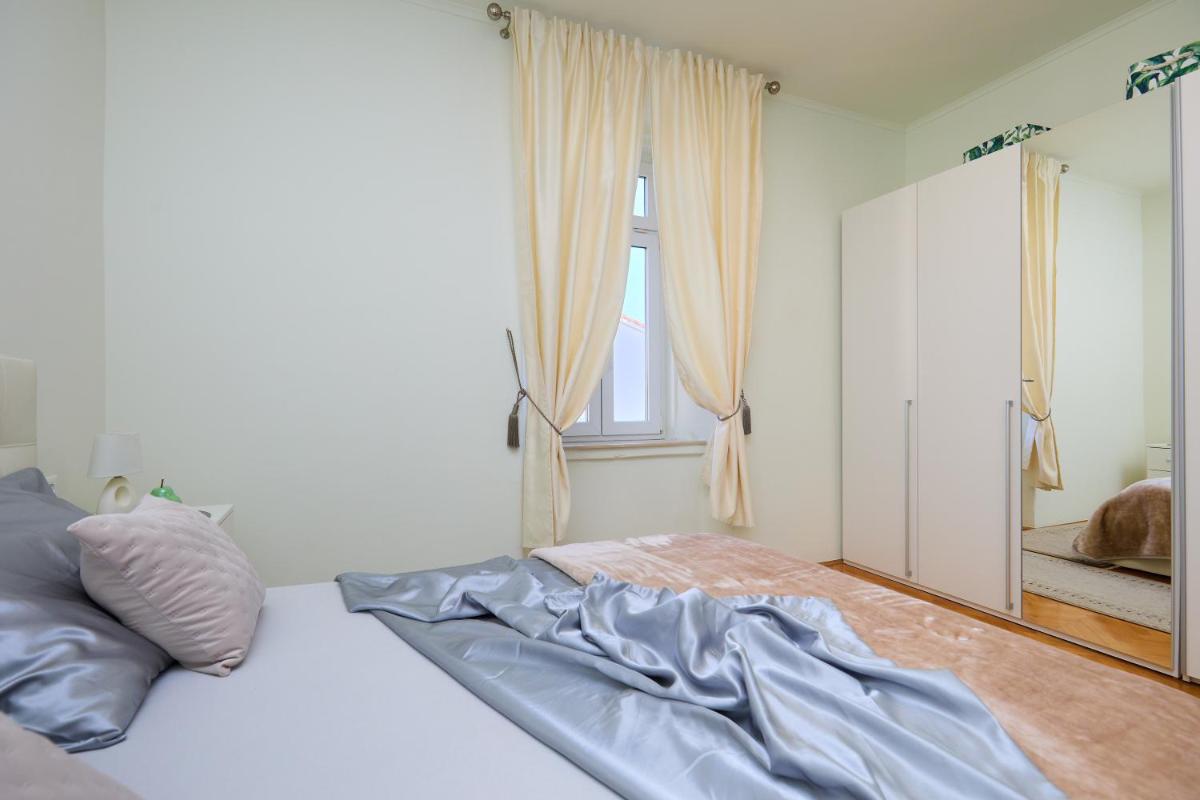 Spacious 4 Bedroom Dubrovnik Apartment