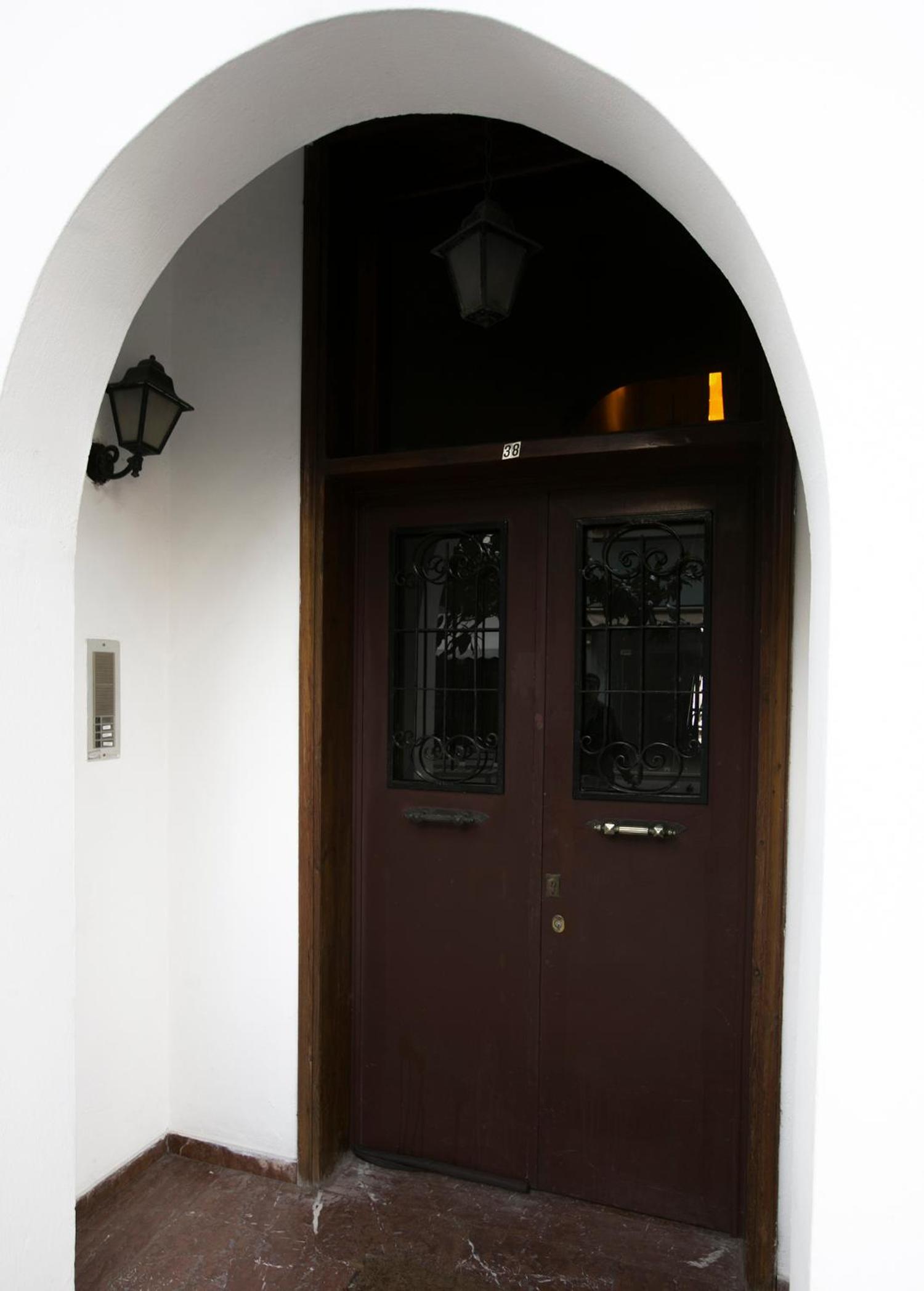 Classic 2 Bedroom Apartment Next to Metro - Marousi