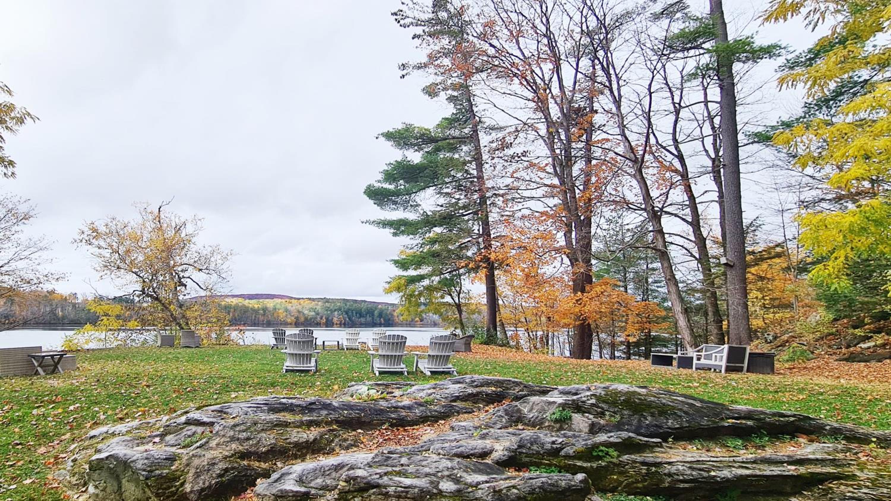 Lakehouse Inn