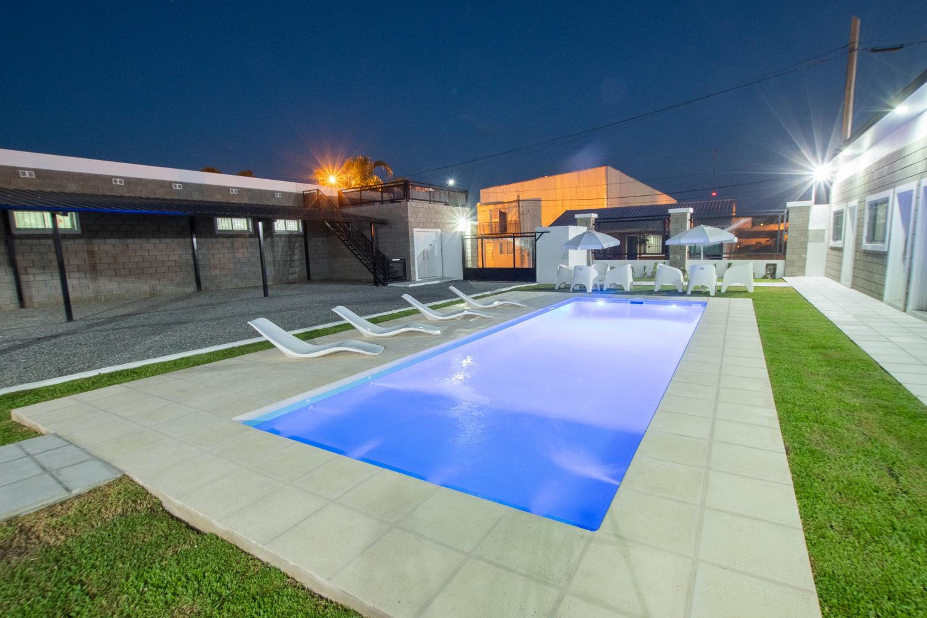Apart Hotel Ribera del Baradero - Pileta Climatizada