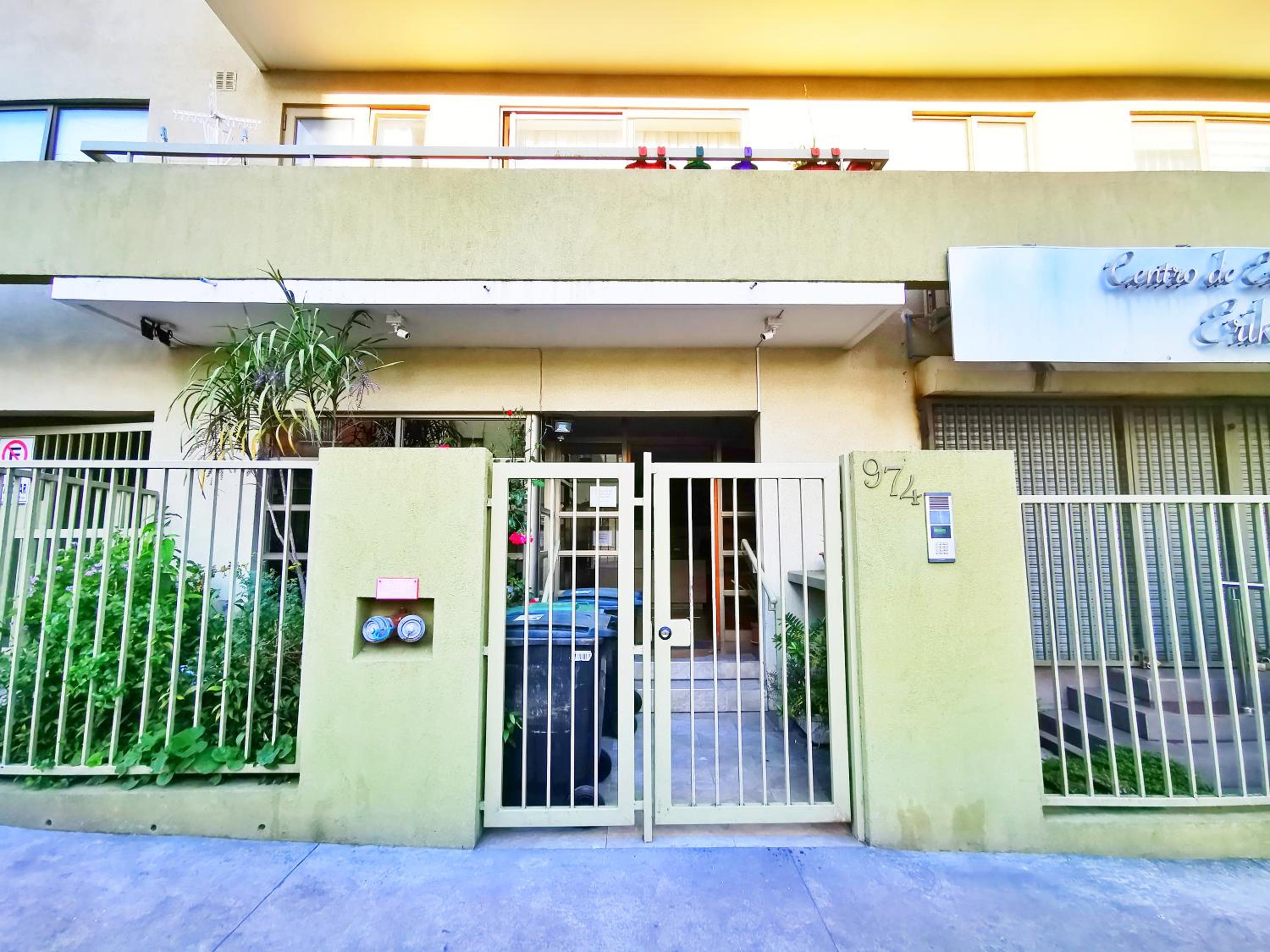 Hotel Departamento Central Concepción - 2 habitaciones - 1 Estacionamiento - 4 personas - Mejor Evaluado 2023 - Image 1