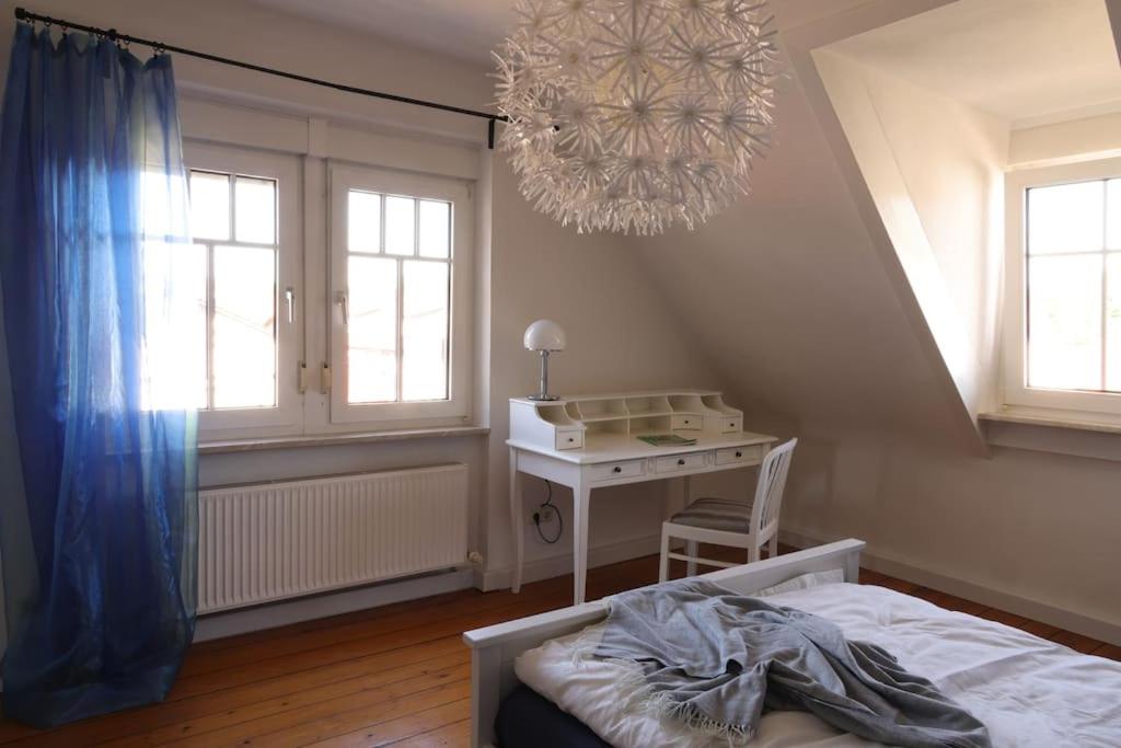 Charmante, großzügige Ferienwohnung Villa Fleurie