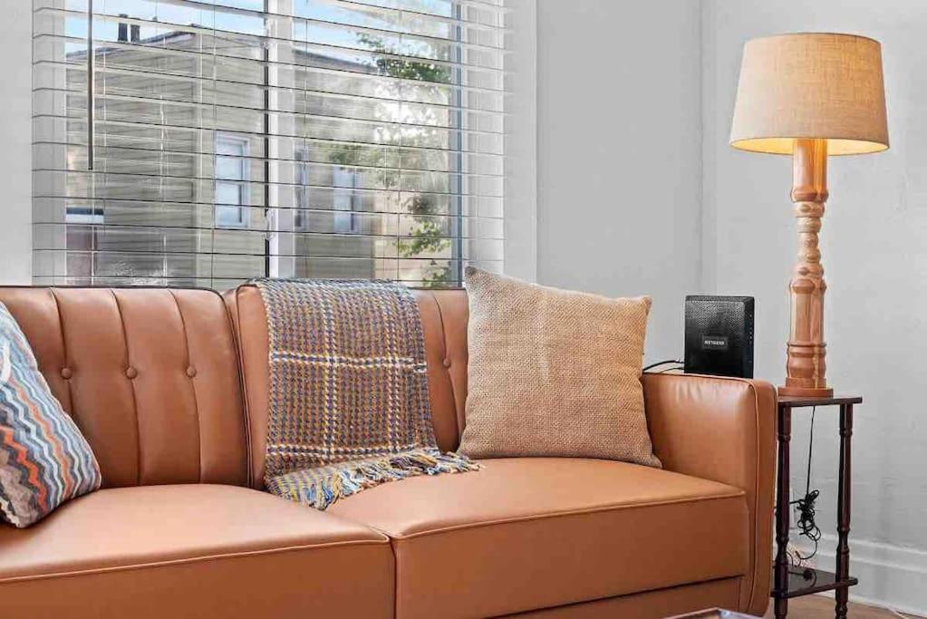 Hip and Bright Lawerenceville 2 Bed Easy Parking view 2