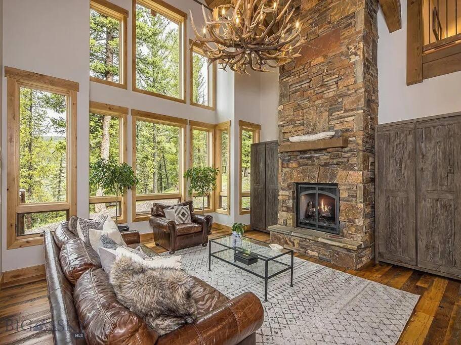 Luxury Mountain Retreat view 4