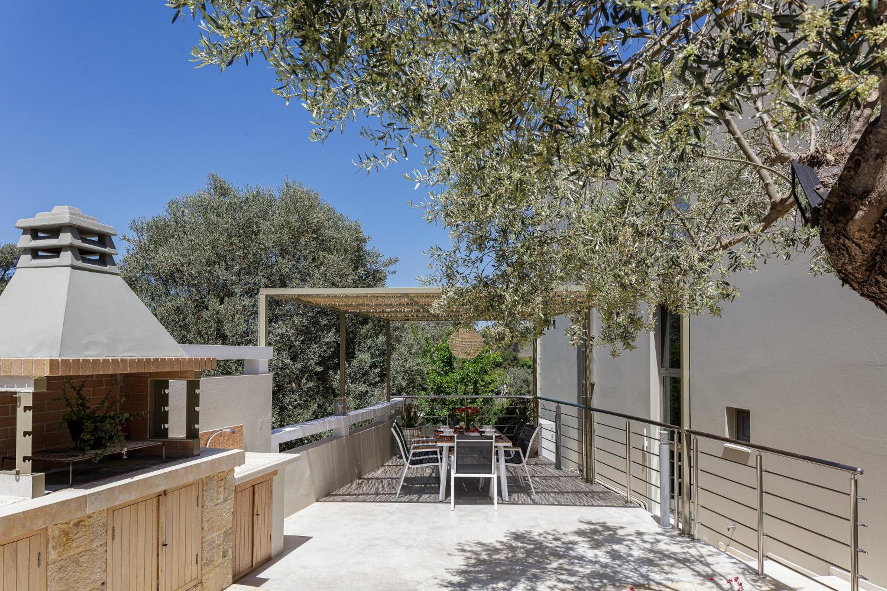 Rizes Villa, Jacuzzi & Pool amid Olive Trees view 2