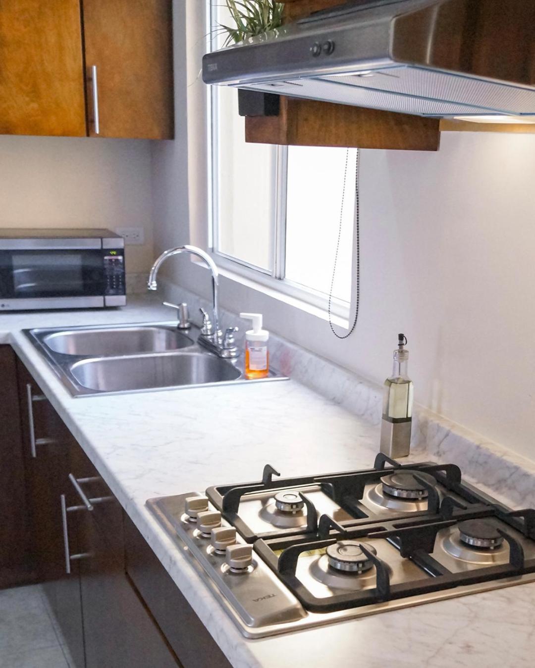 Cozy, Quiet & Pet friendly Gated Patio CASA NINA view 4
