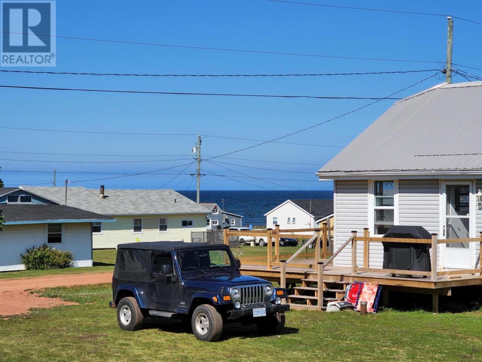 Little Haven Cottage an ocean view 2 bedroom cottage in Savage Harbour