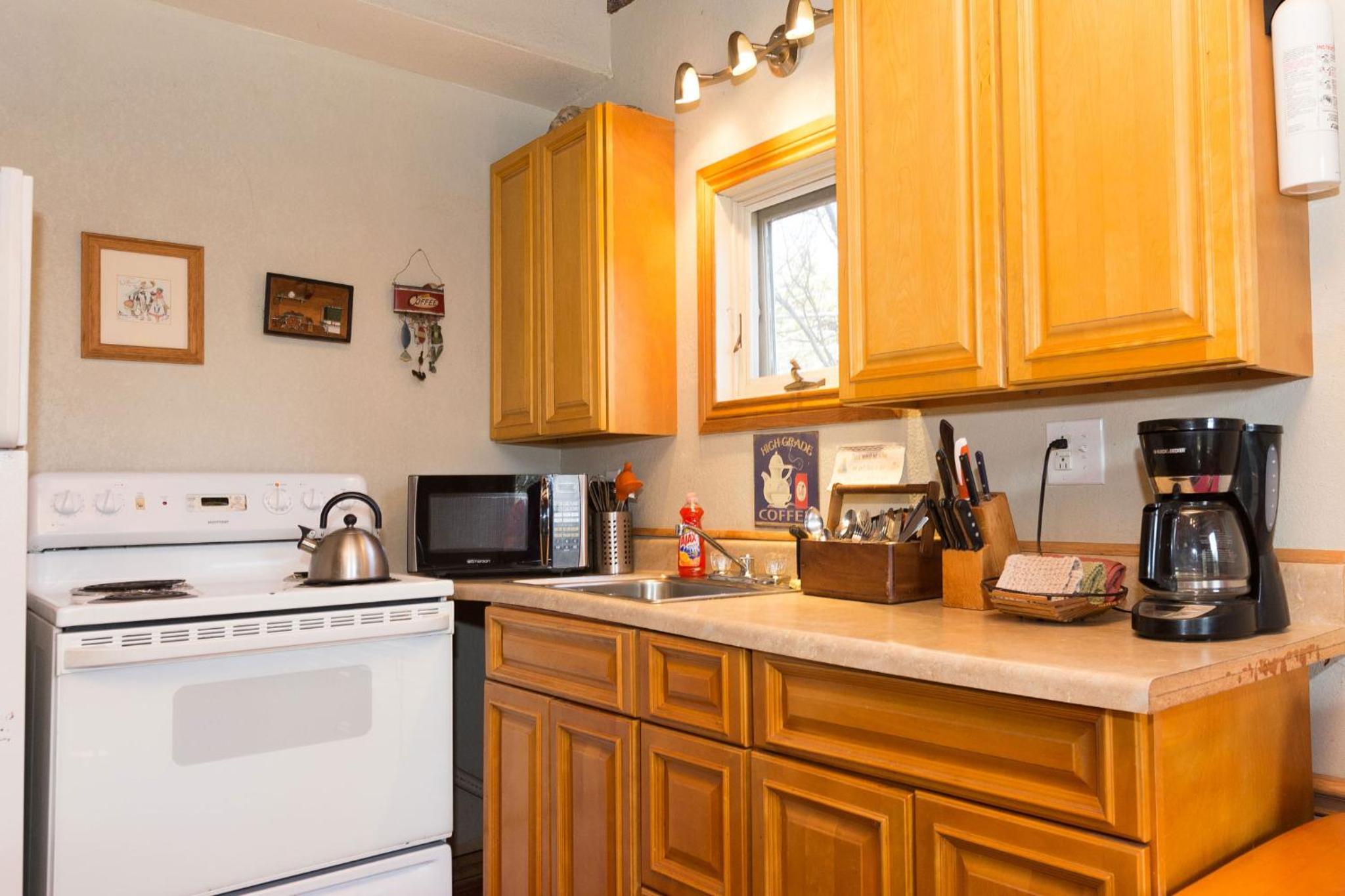 Marble Falls Vacations - The Cedar House at Creekside Camp Cabins - Property Image 26