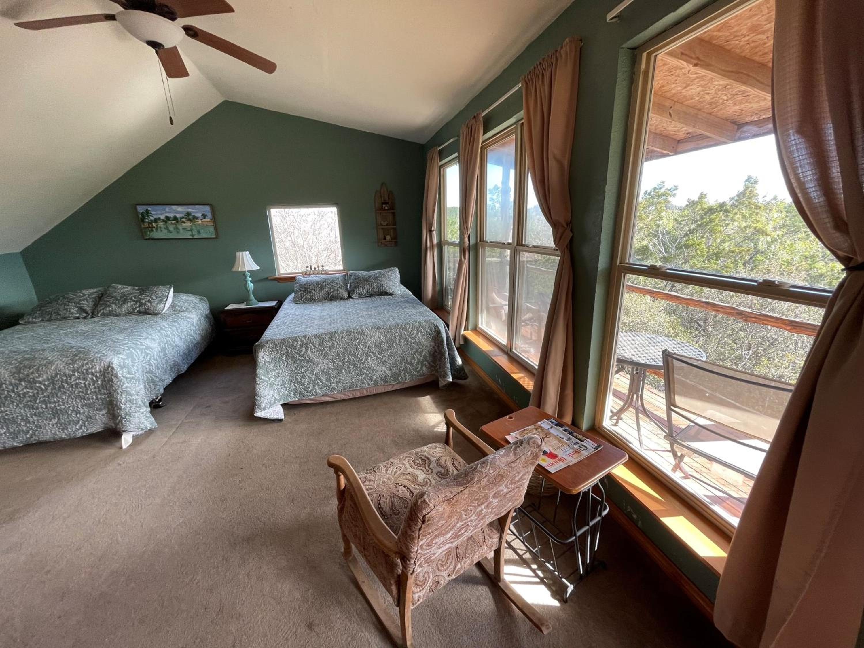 Marble Falls Vacations - The Cedar House at Creekside Camp  Cabins - Property Image 7