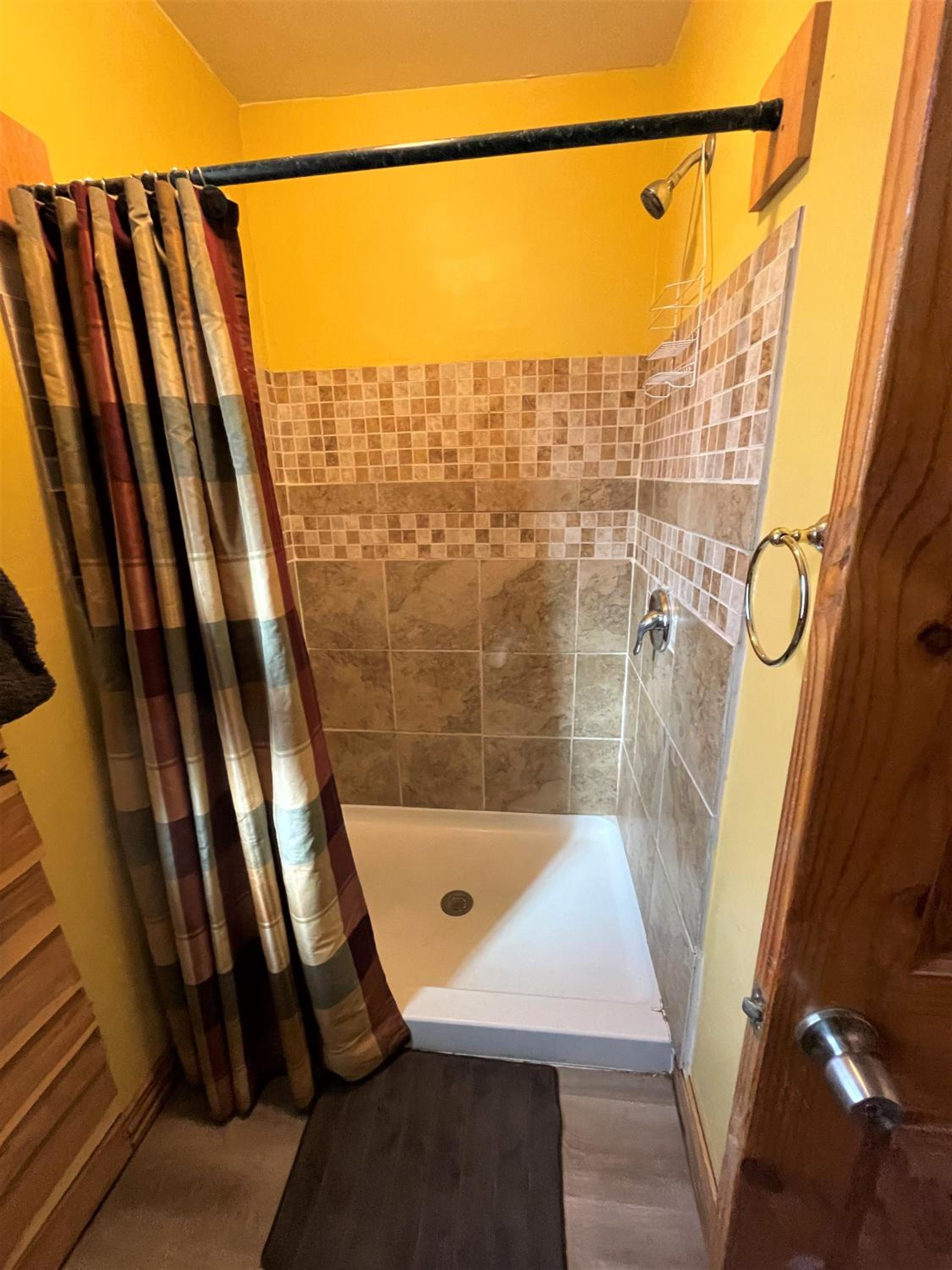 Marble Falls Vacations - The Cedar House at Creekside Camp Cabins - Property Image 36