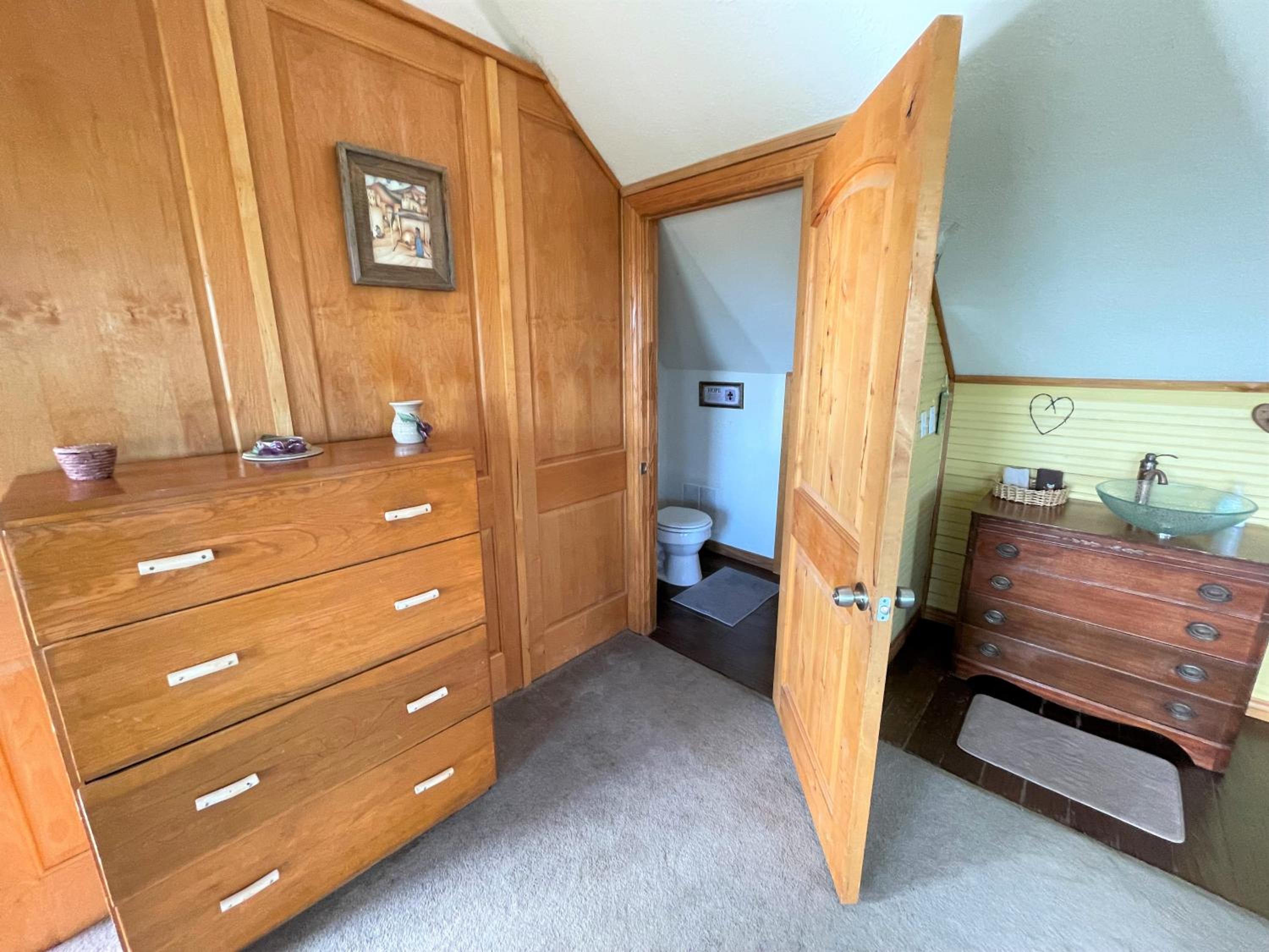 Marble Falls Vacations - The Cedar House at Creekside Camp Cabins - Property Image 10
