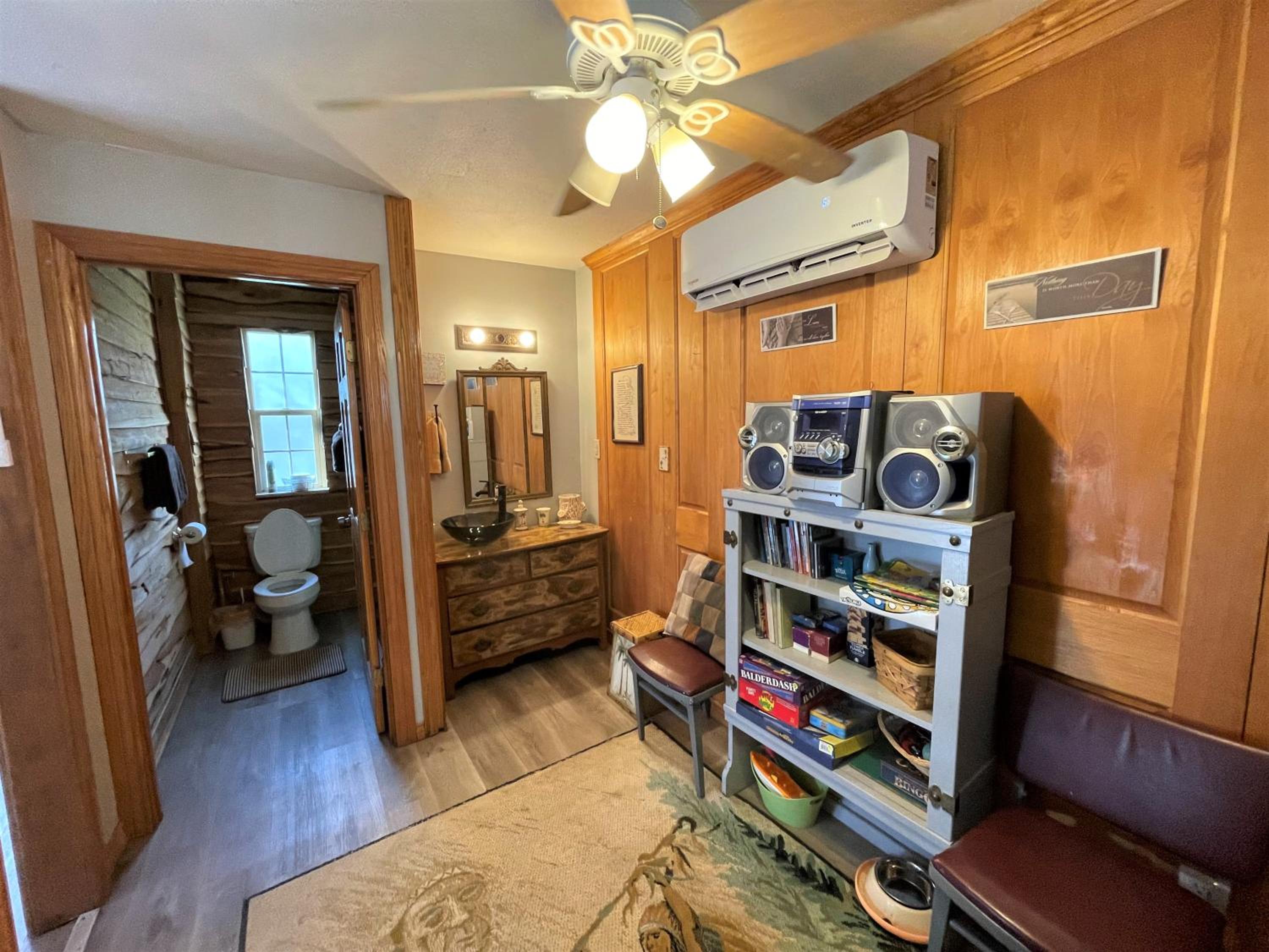 Marble Falls Vacations - The Cedar House at Creekside Camp Cabins - Property Image 35