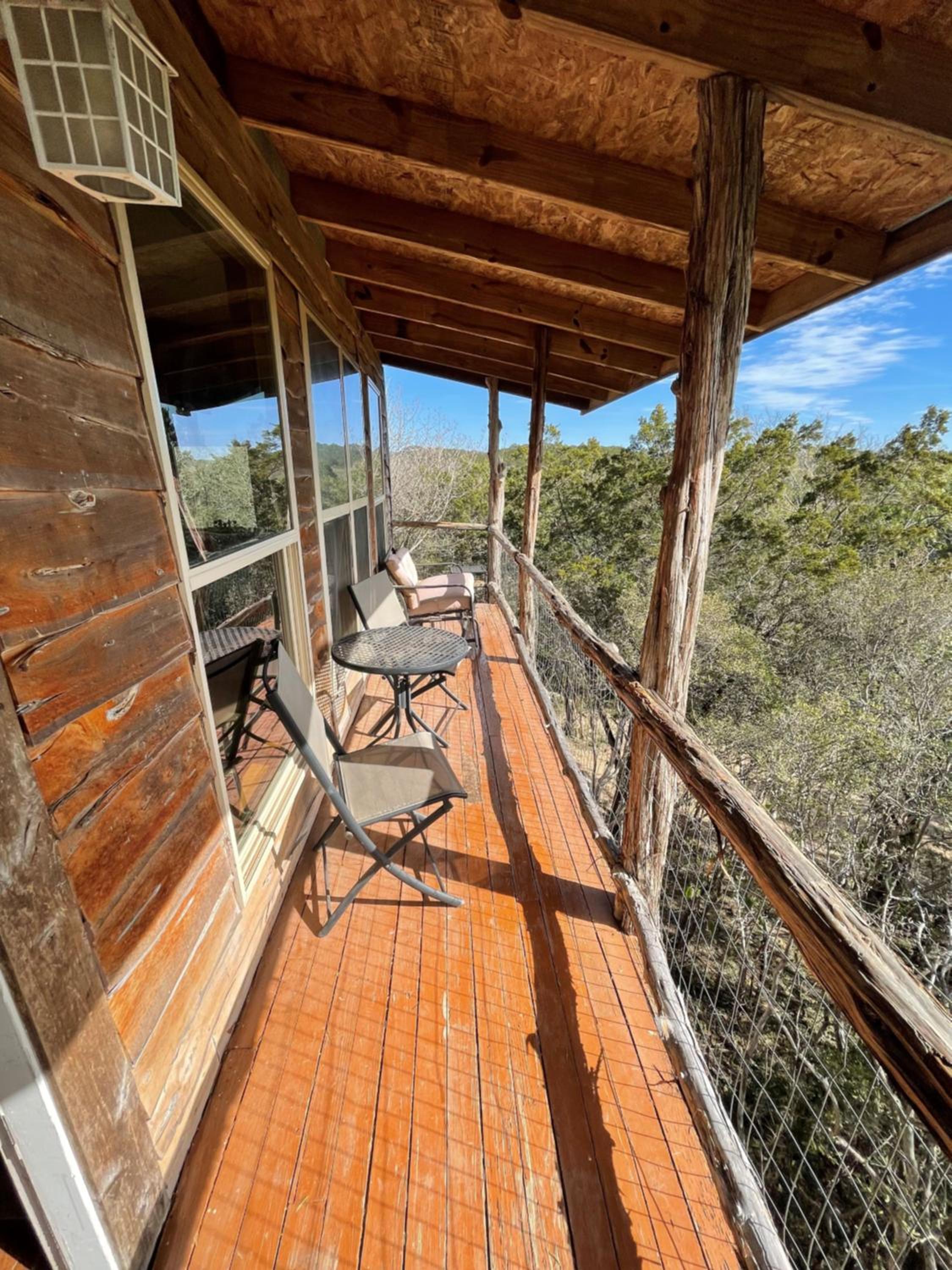 Marble Falls Vacations - The Cedar House at Creekside Camp Cabins - Property Image 8