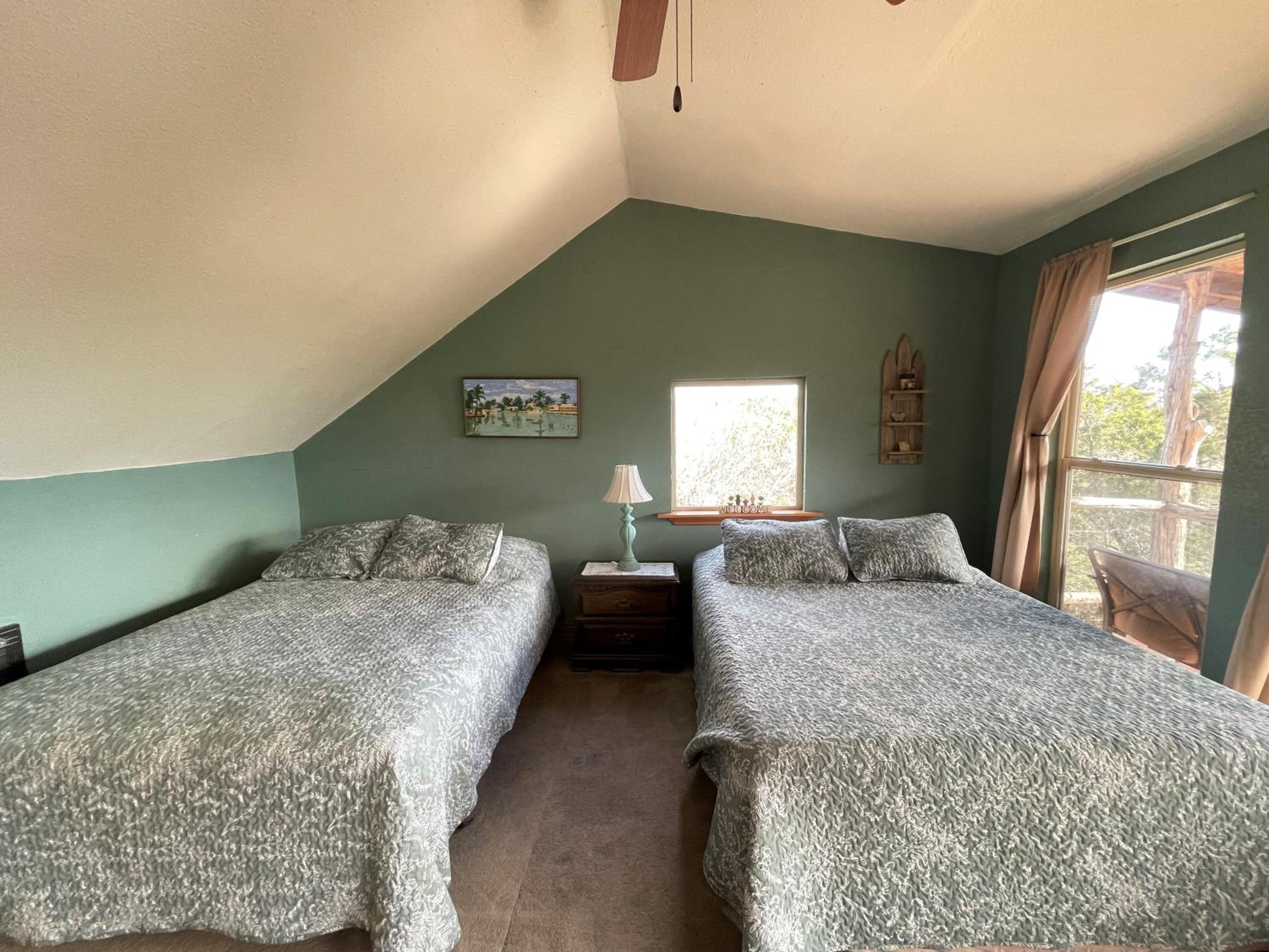 Marble Falls Vacations - The Cedar House at Creekside Camp Cabins - Property Image 6