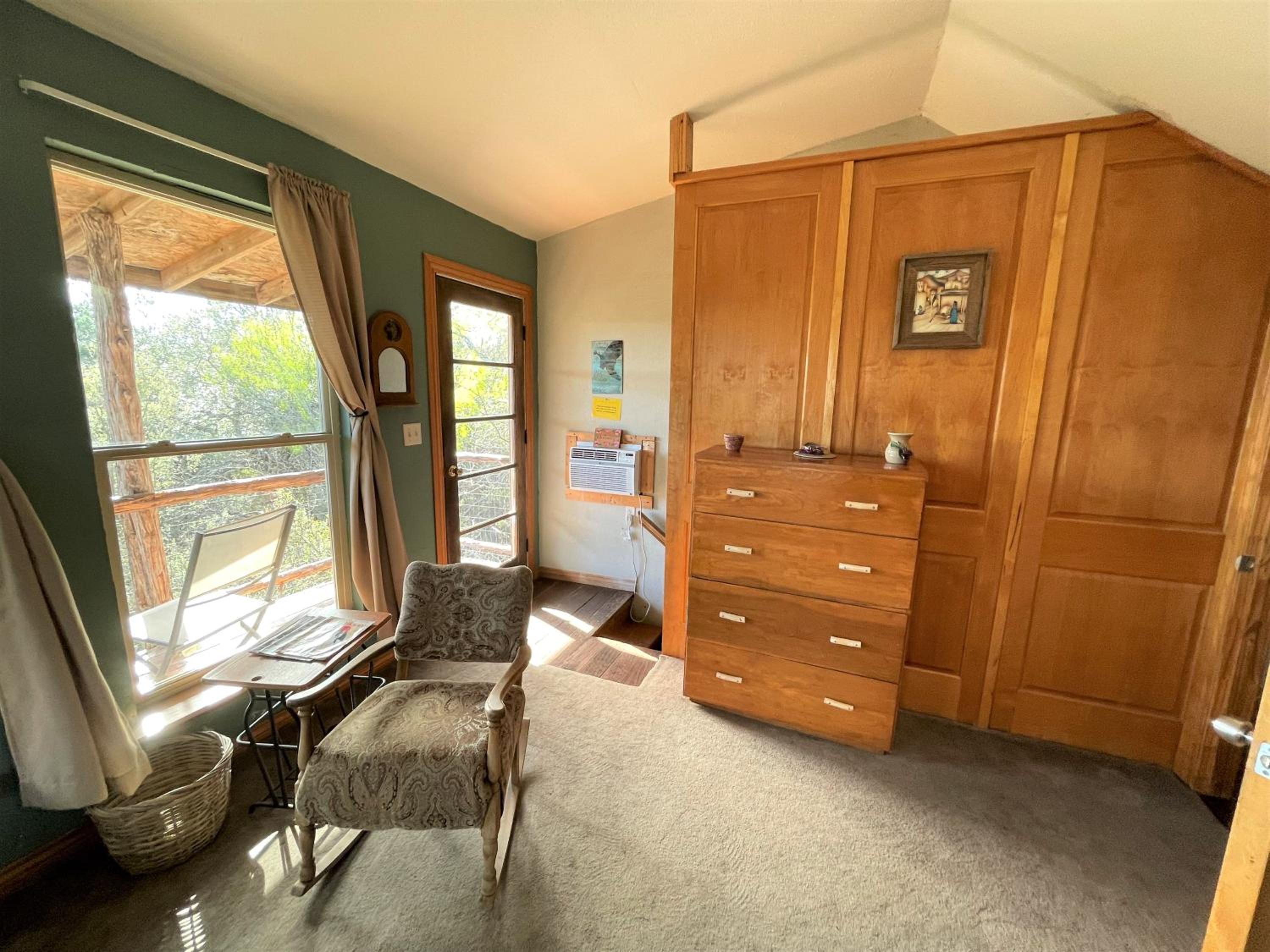 Marble Falls Vacations - The Cedar House at Creekside Camp Cabins - Property Image 1