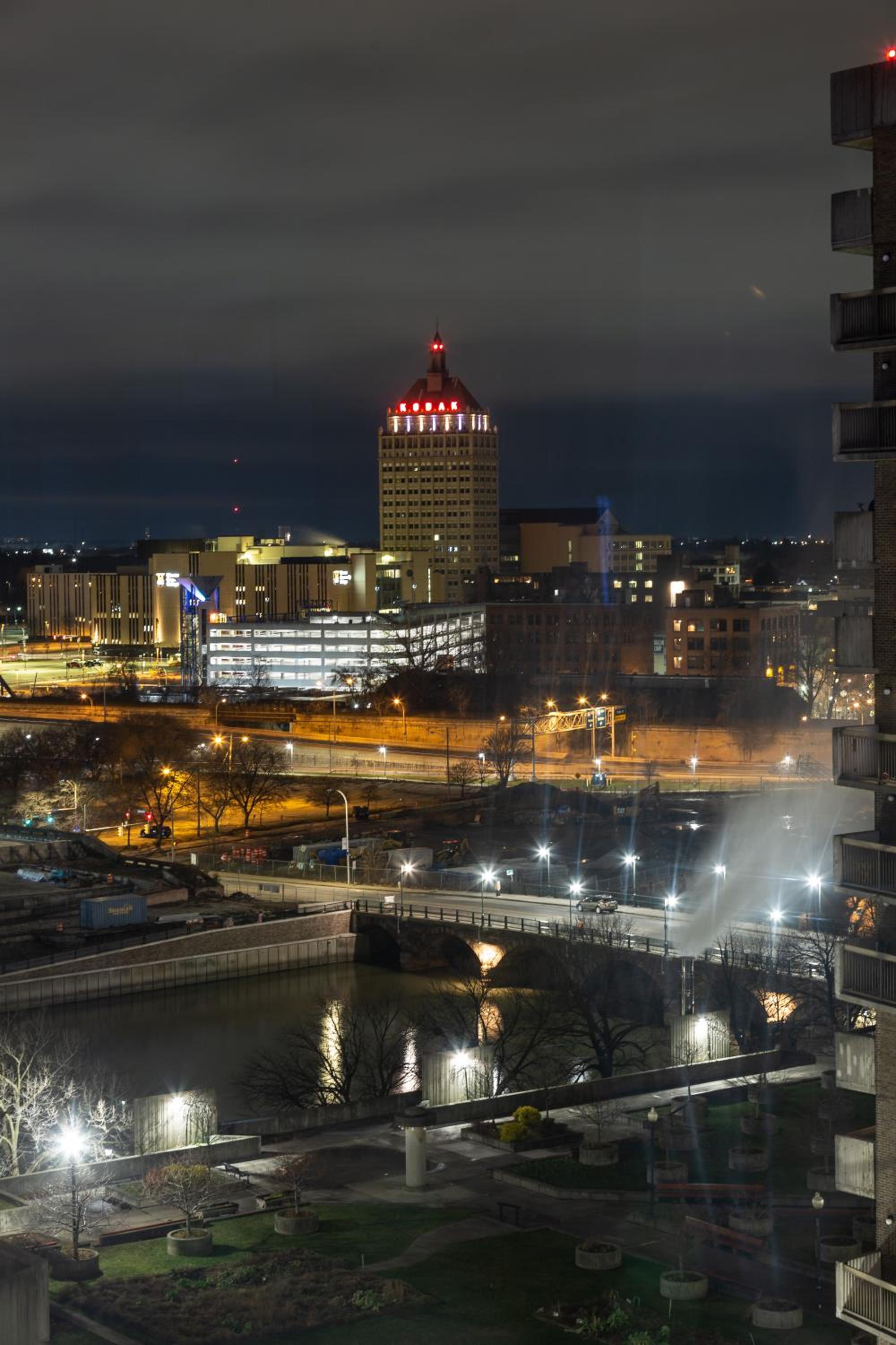 King bed w/ Panoramic Views of DT! view 2