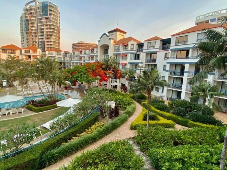 Gold Coast Calypso Resort, Coolangatta Beach