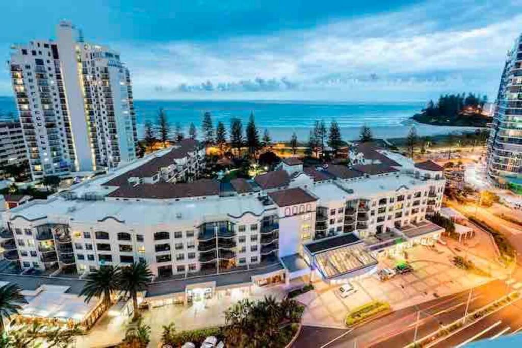Gold Coast Calypso Resort, Coolangatta Beach