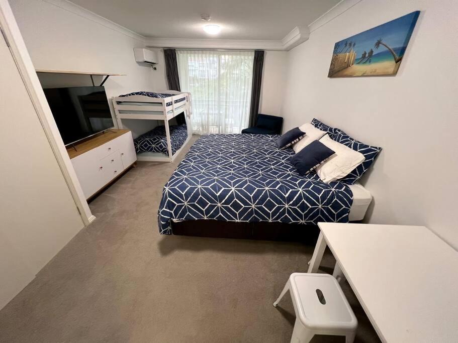 Gold Coast Calypso Resort, Coolangatta Beach