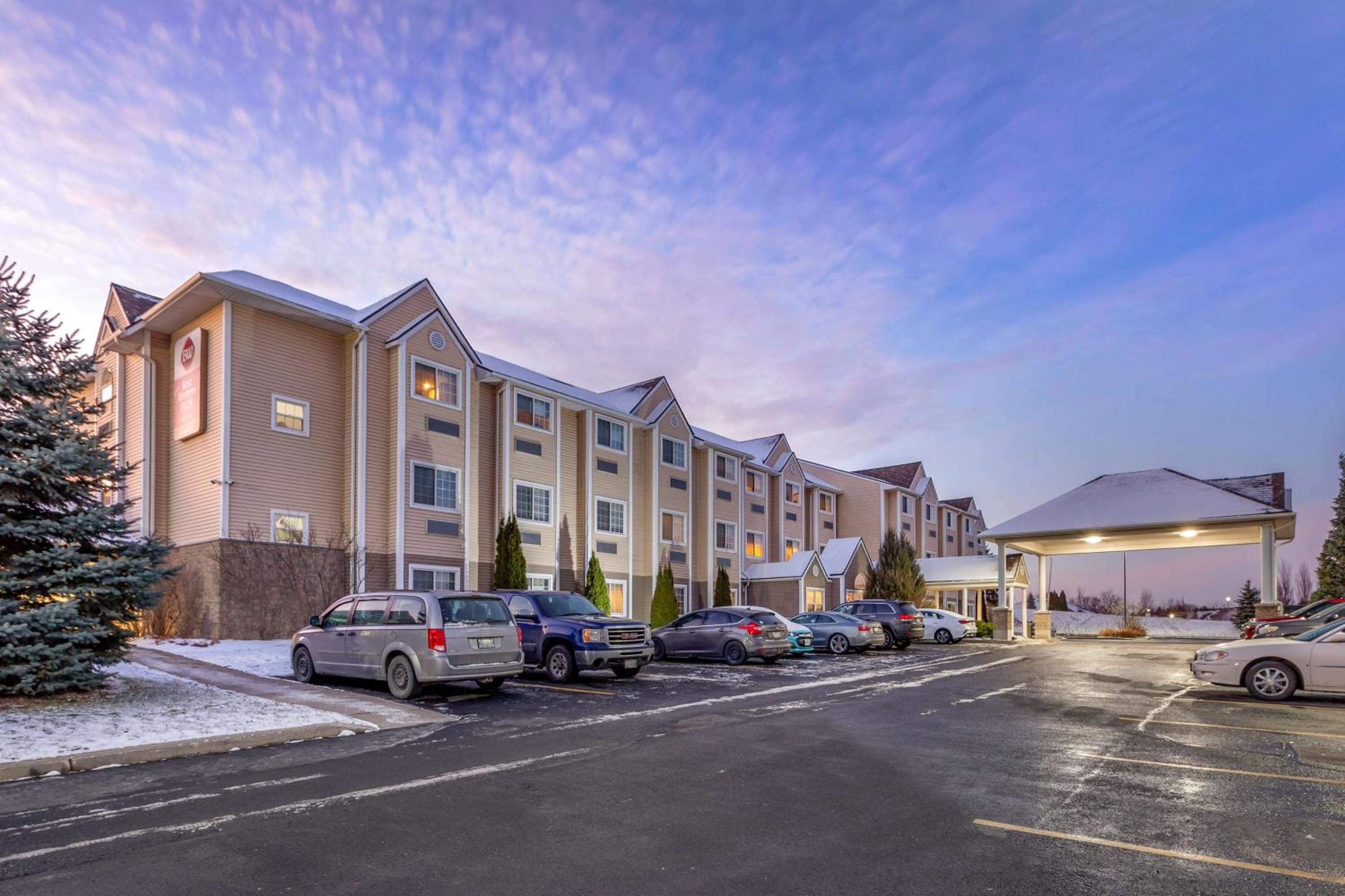 Woodstock Vacations - Best Western Plus Woodstock Inn  Suites - Property Image 3