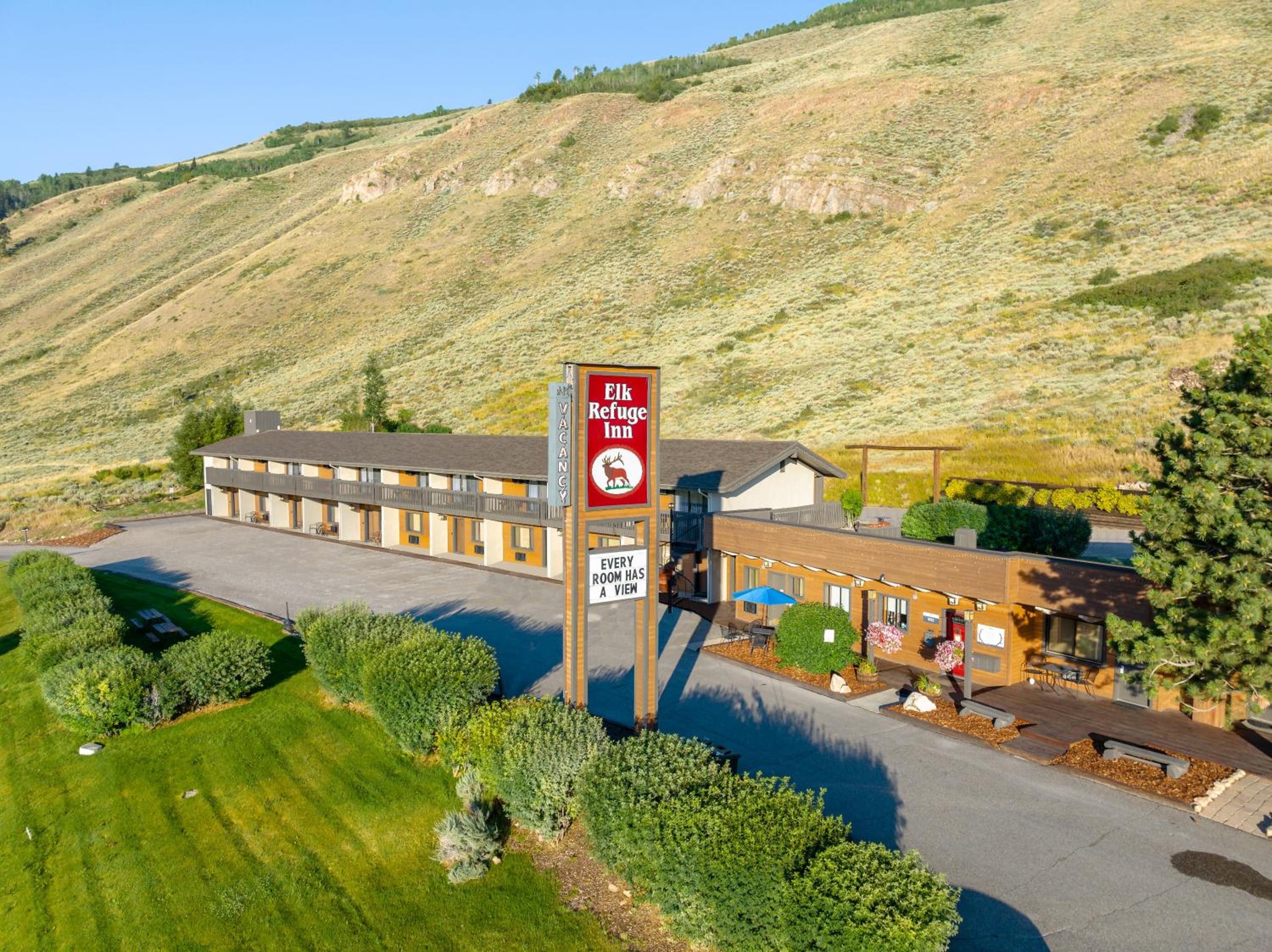Elk Refuge Inn