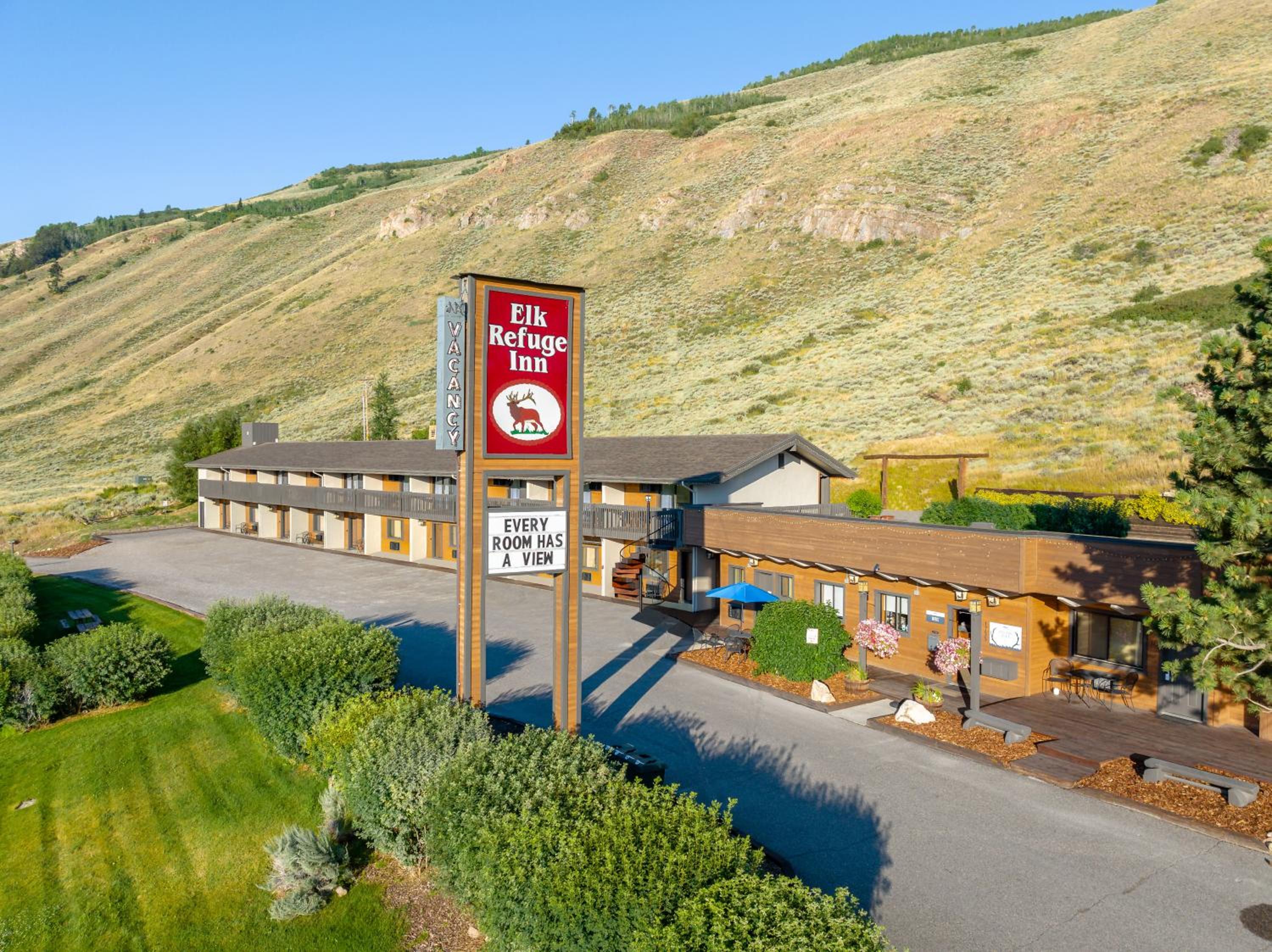 Elk Refuge Inn
