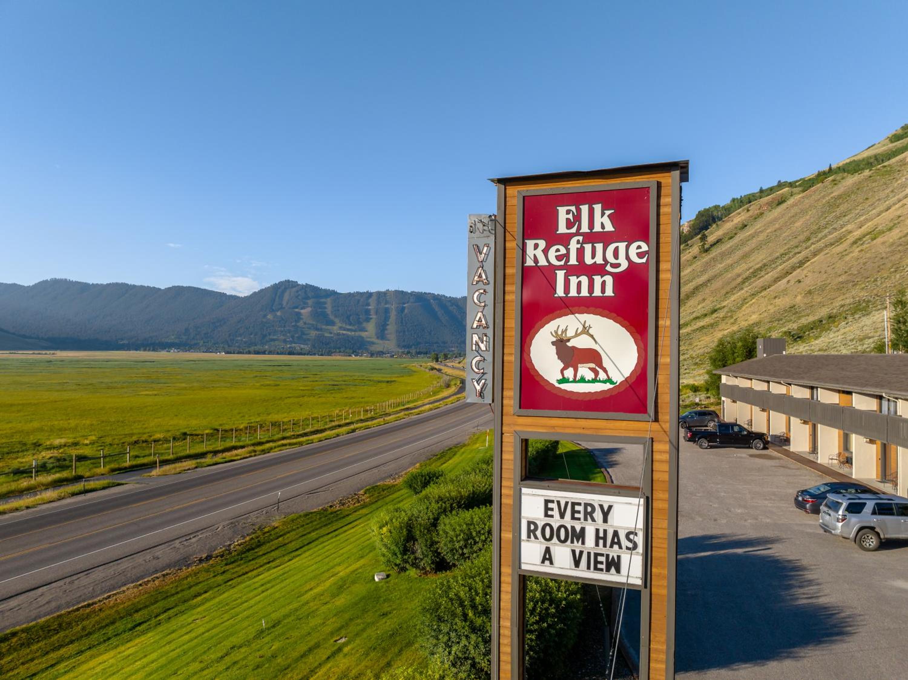 Elk Refuge Inn