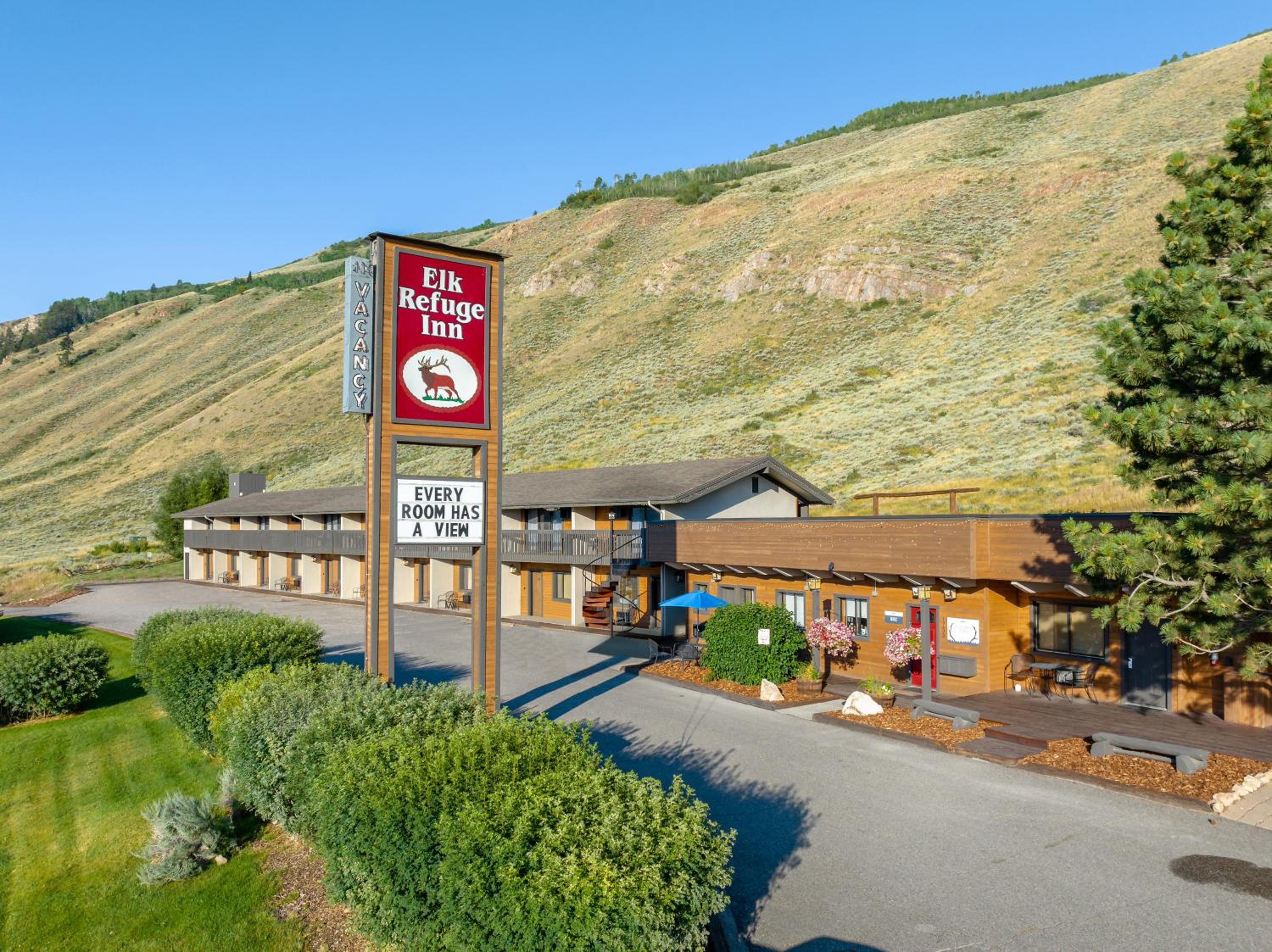 Elk Refuge Inn