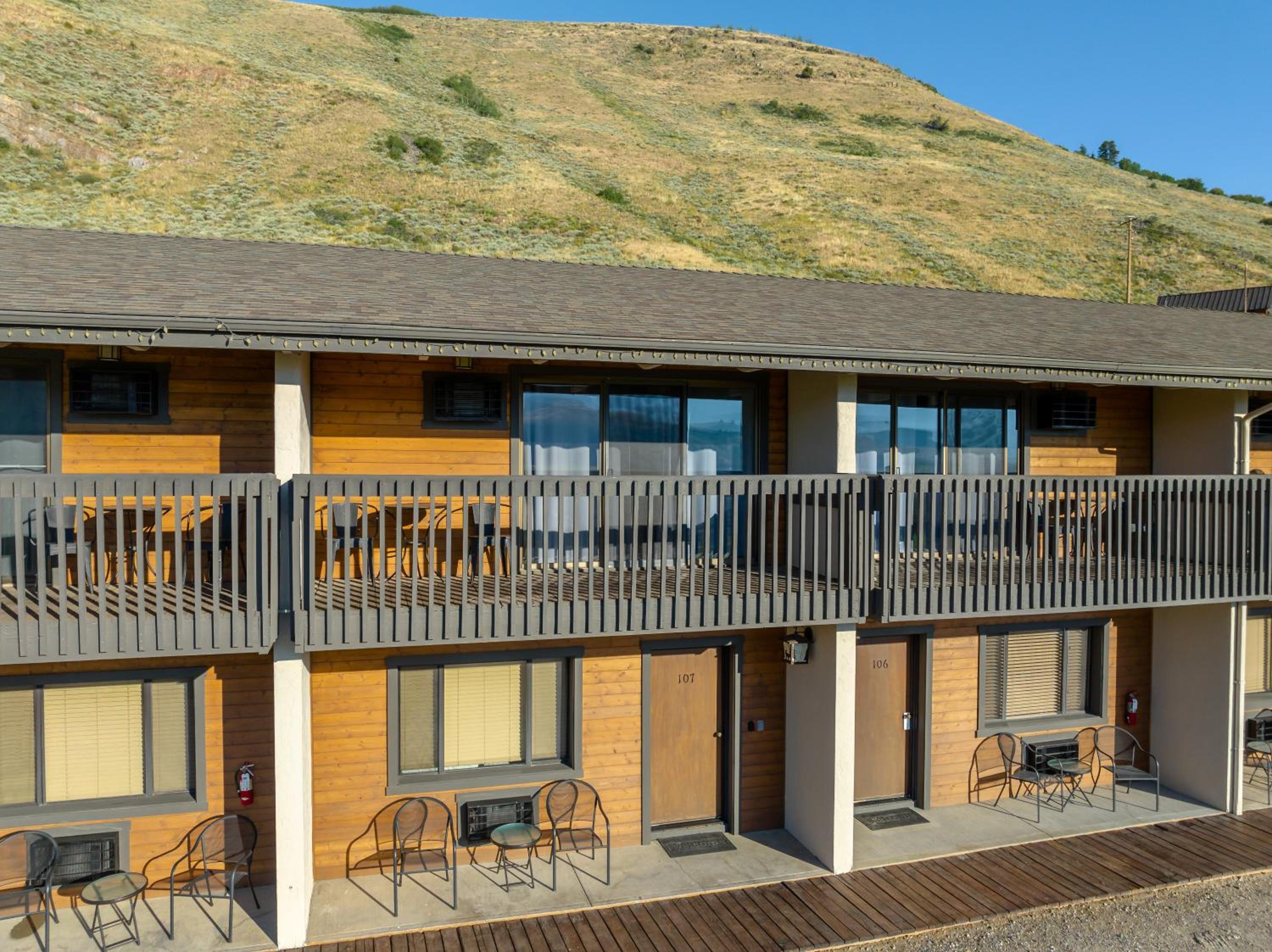 Elk Refuge Inn