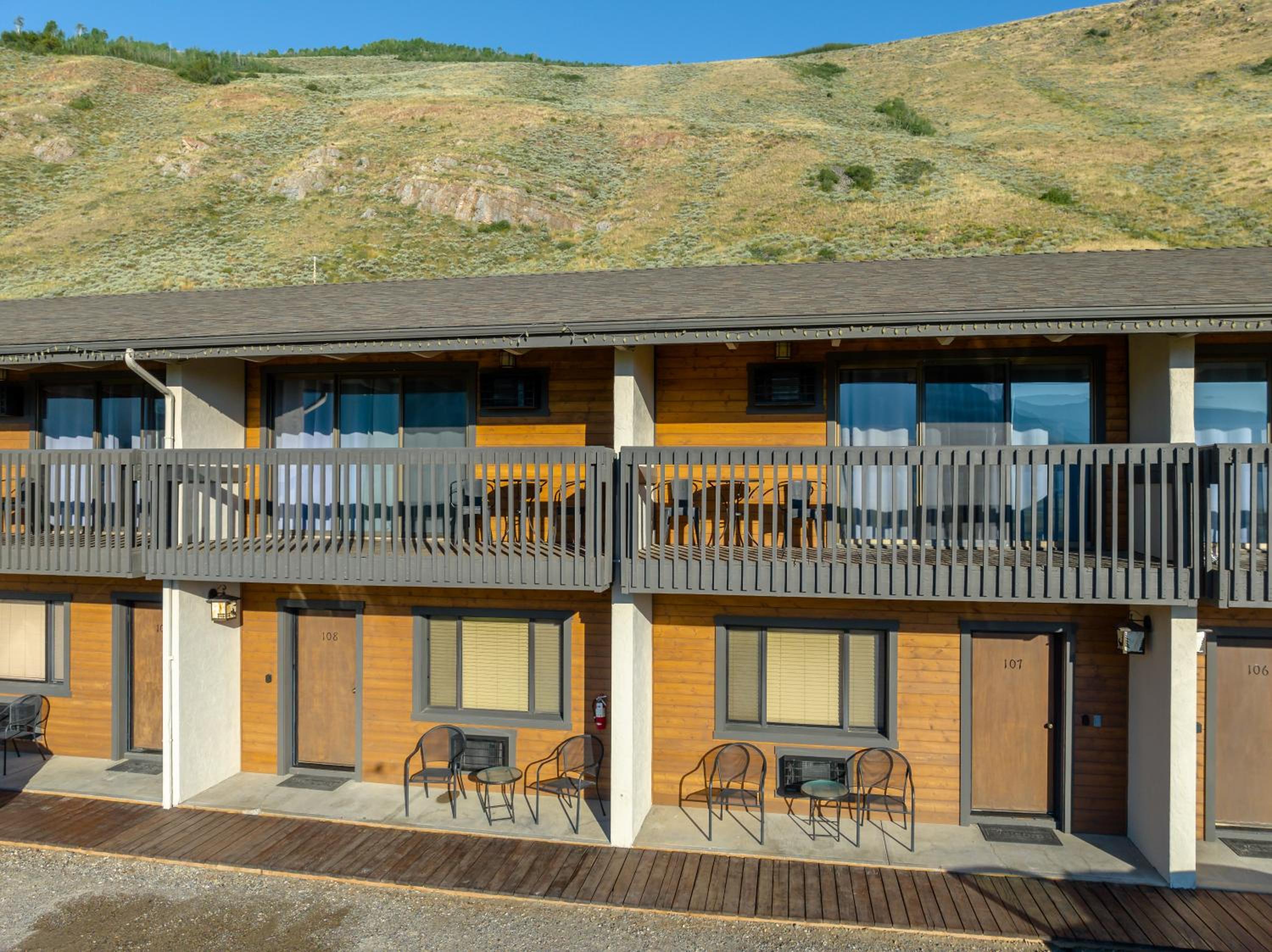 Elk Refuge Inn