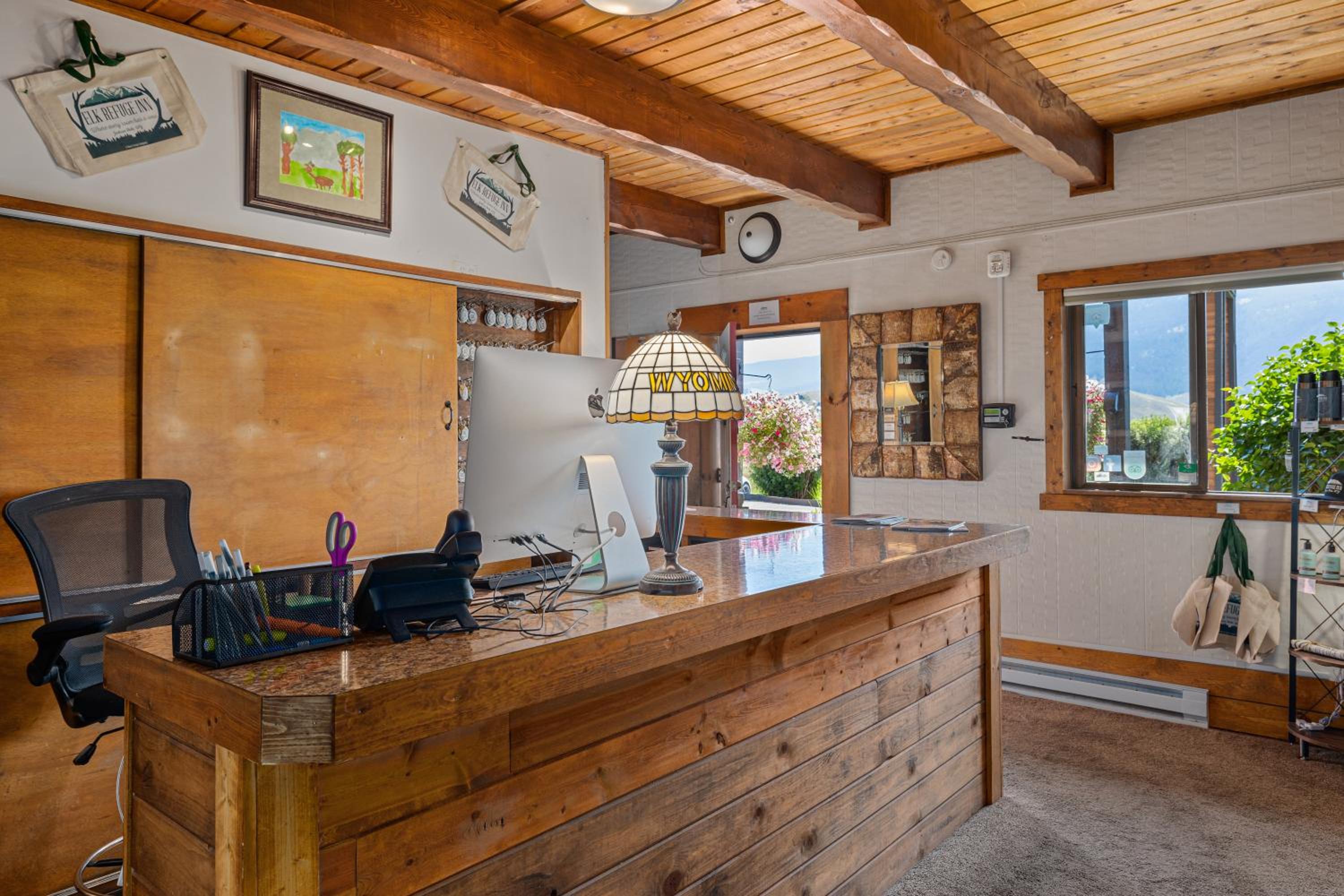 Elk Refuge Inn