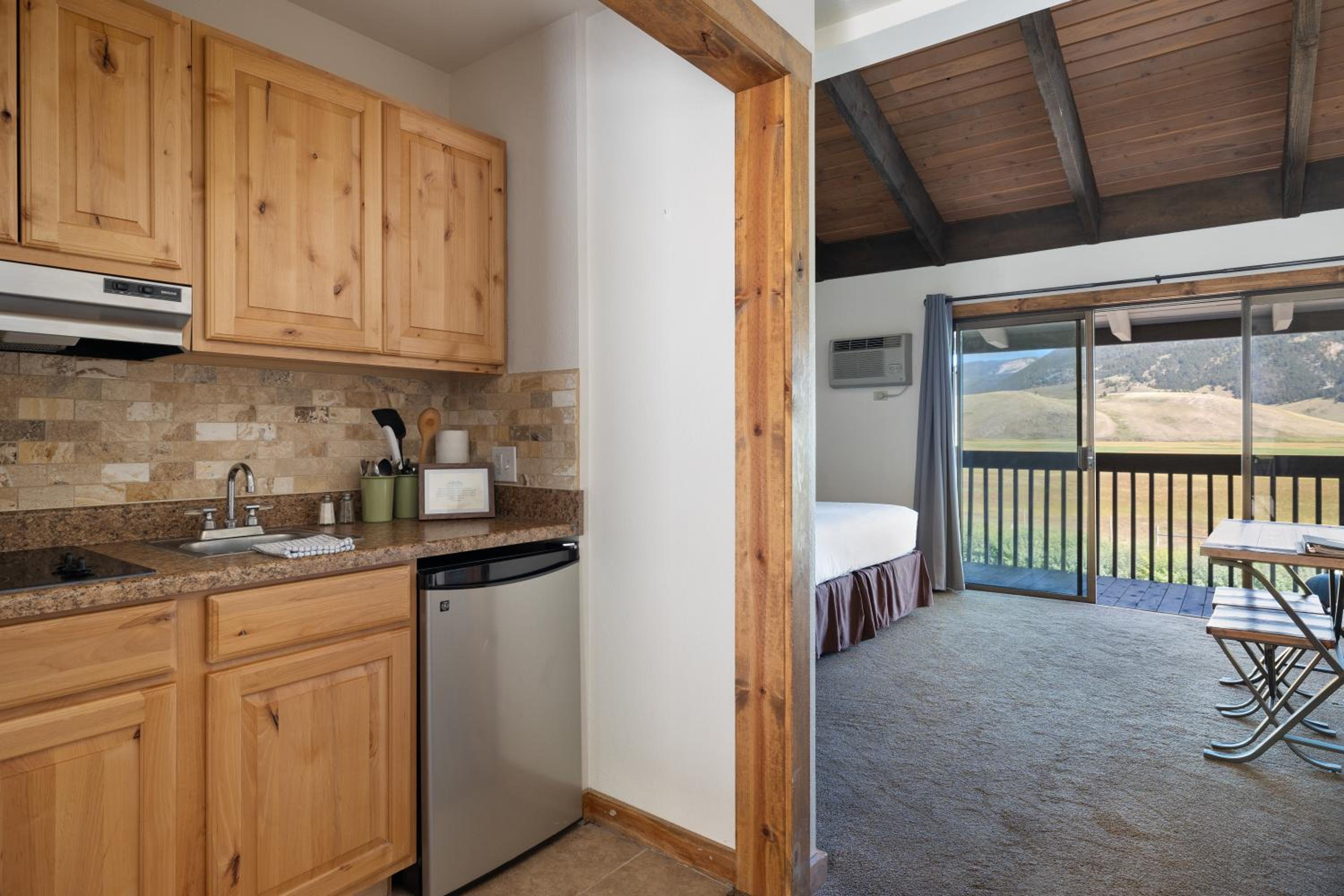 Elk Refuge Inn