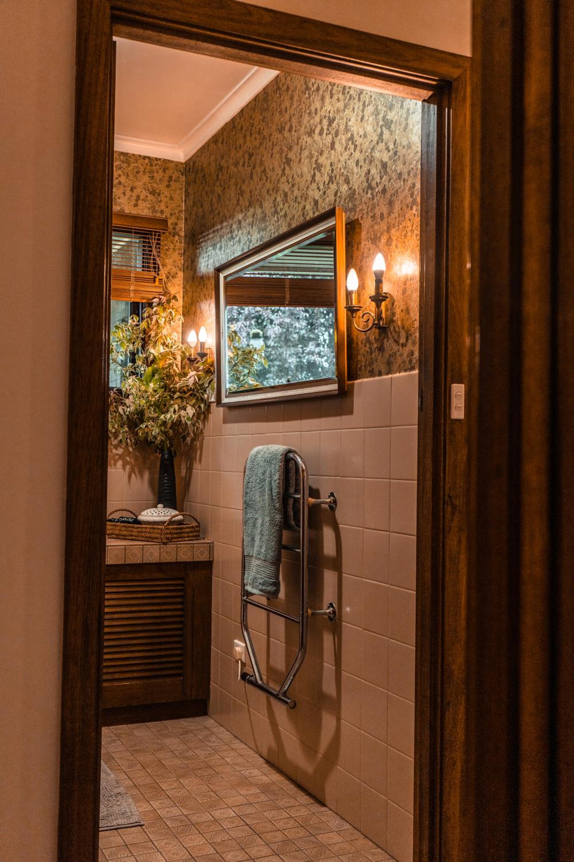 Luxe Homestay 4 BEDROOM Option at 6 O'Clock Shadows
