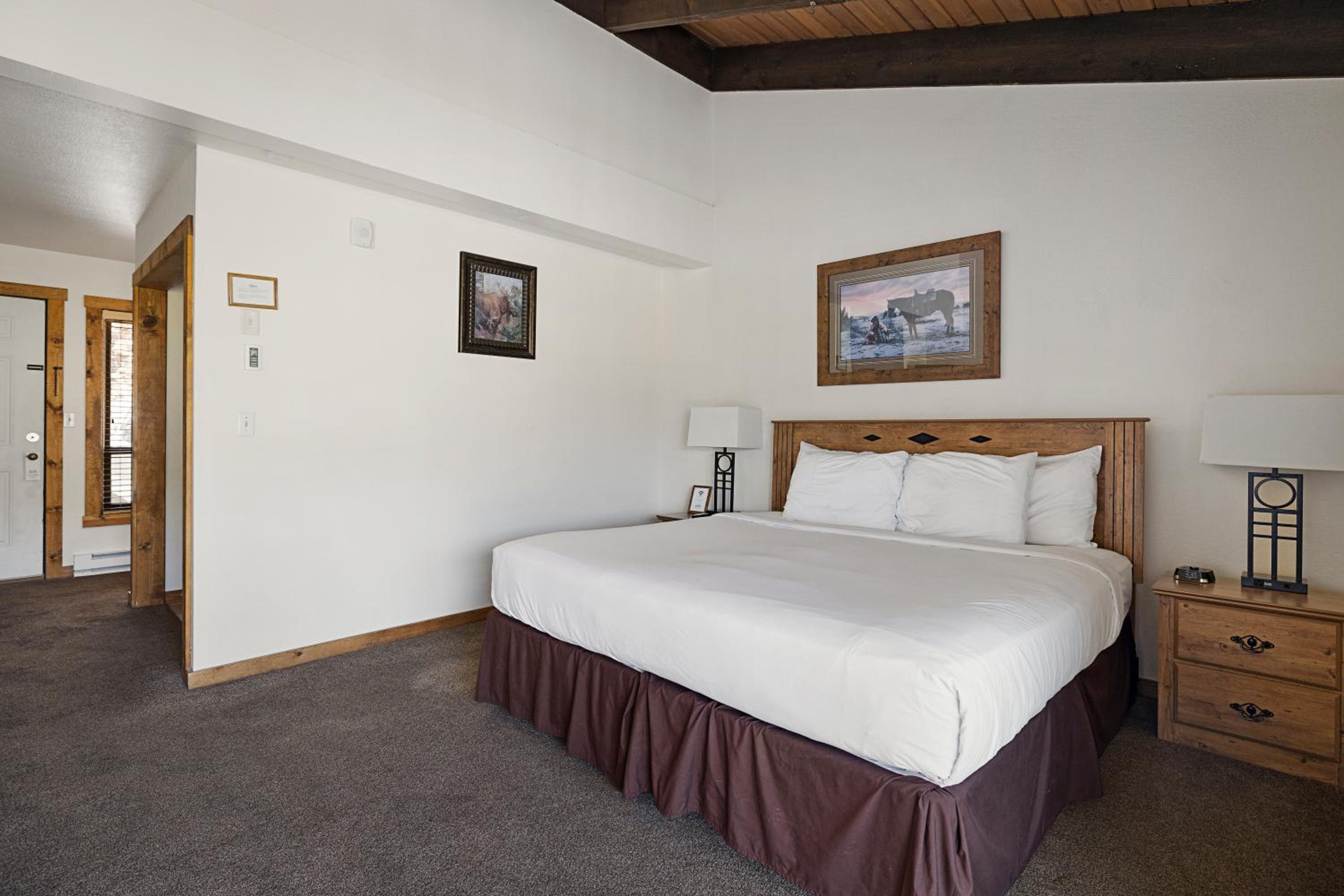 Elk Refuge Inn
