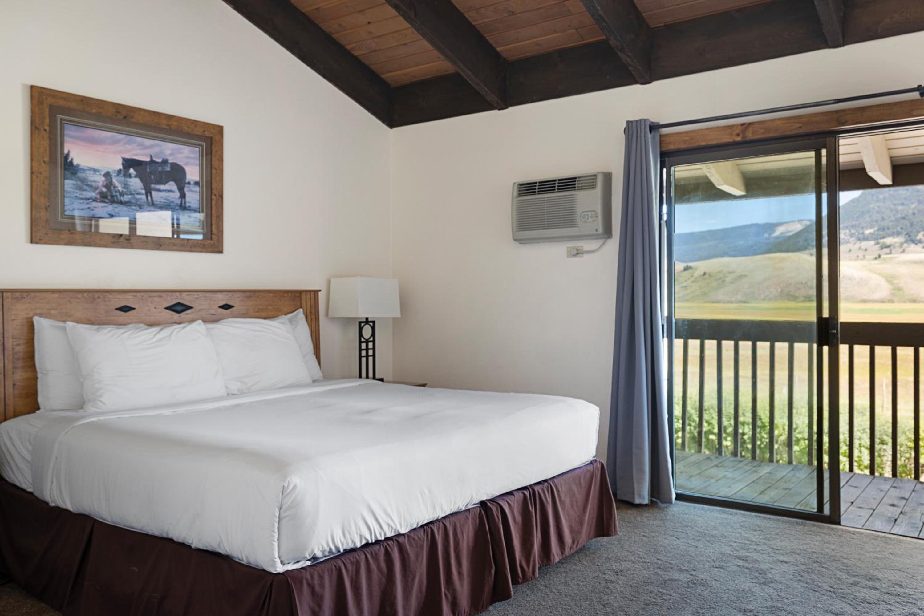 Elk Refuge Inn