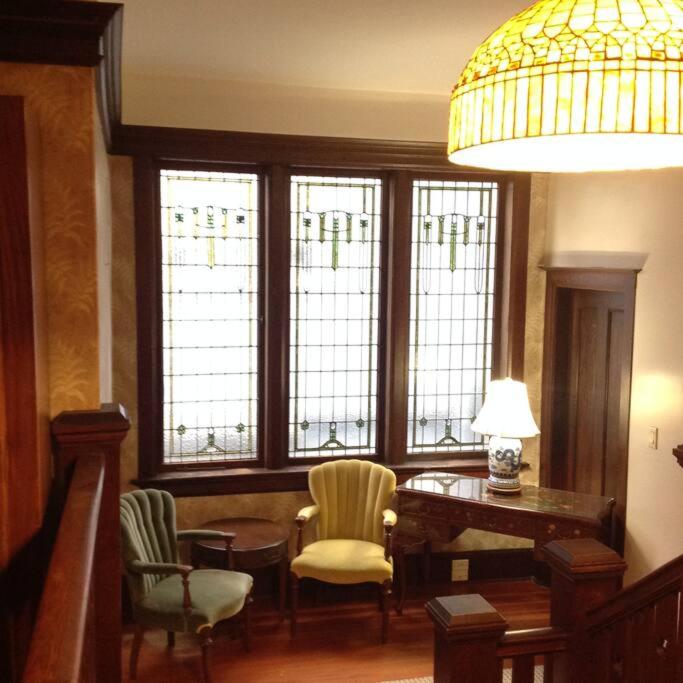 Parlor Suite in Heritage Manor, Fairfield, near DT