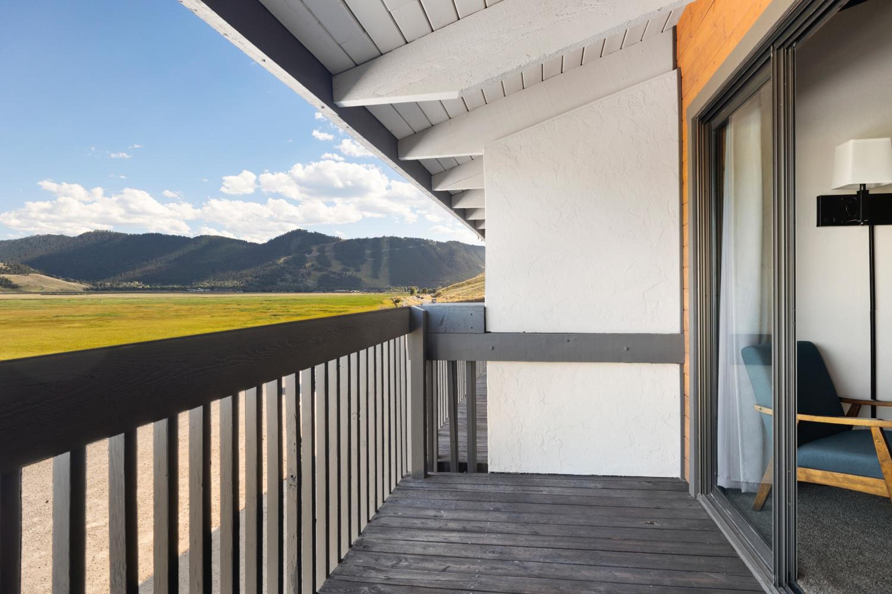 Elk Refuge Inn