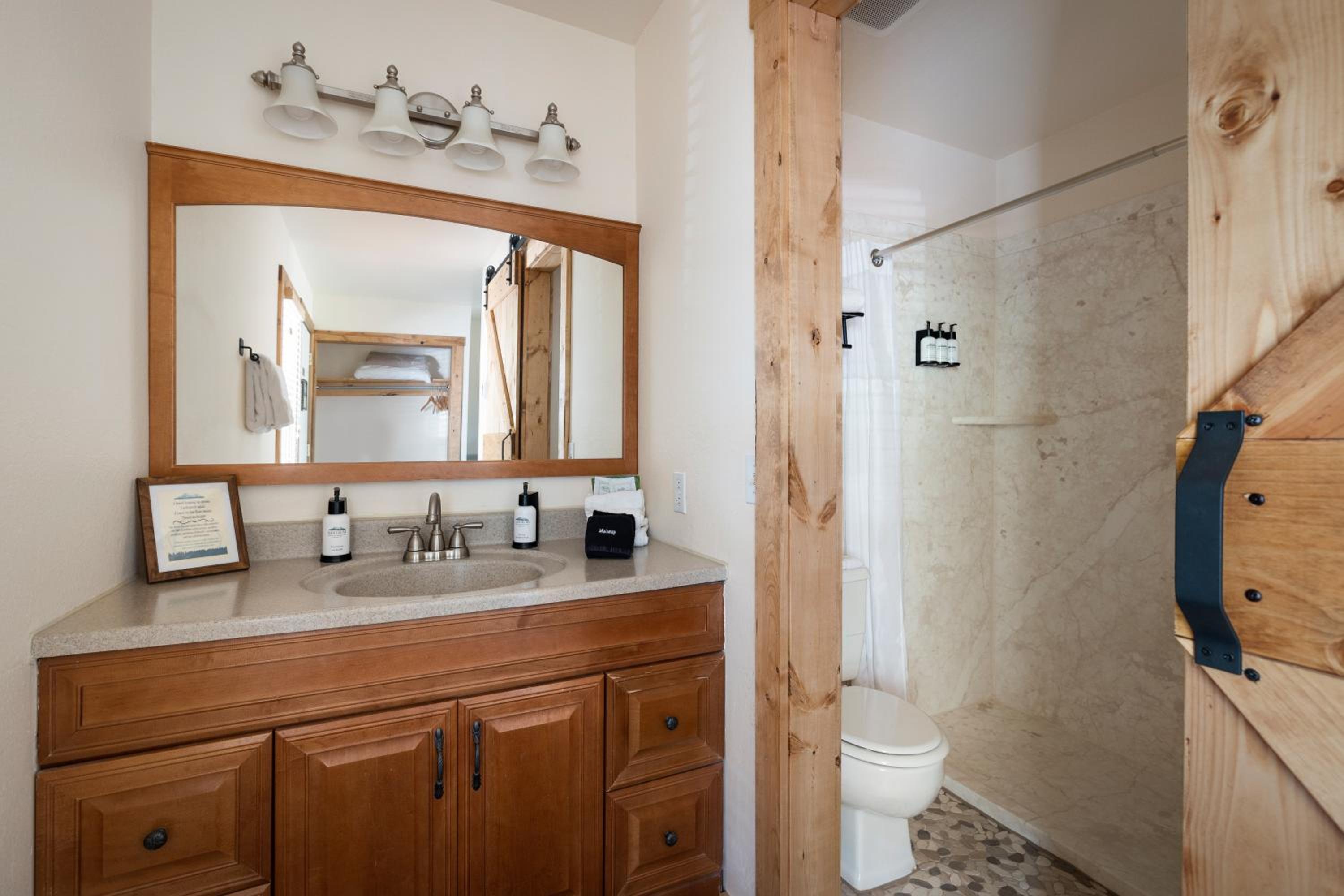 Elk Refuge Inn