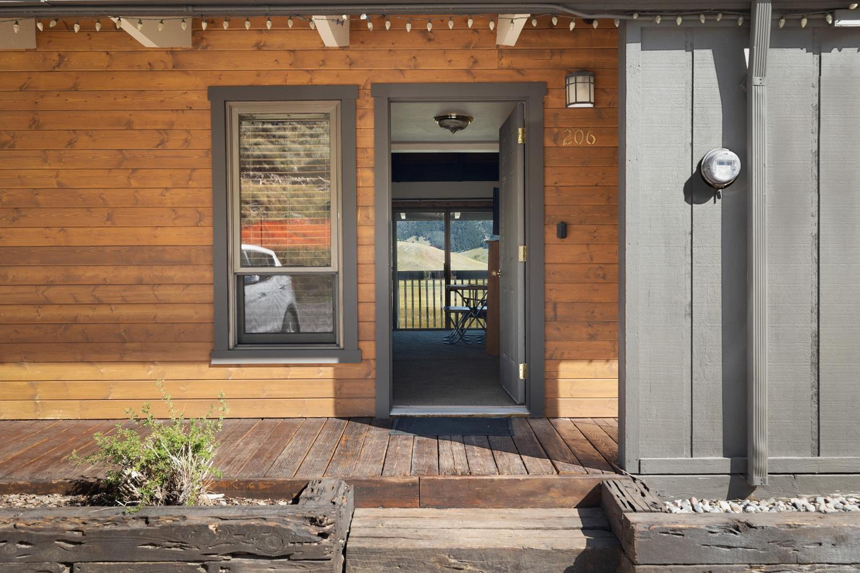 Elk Refuge Inn
