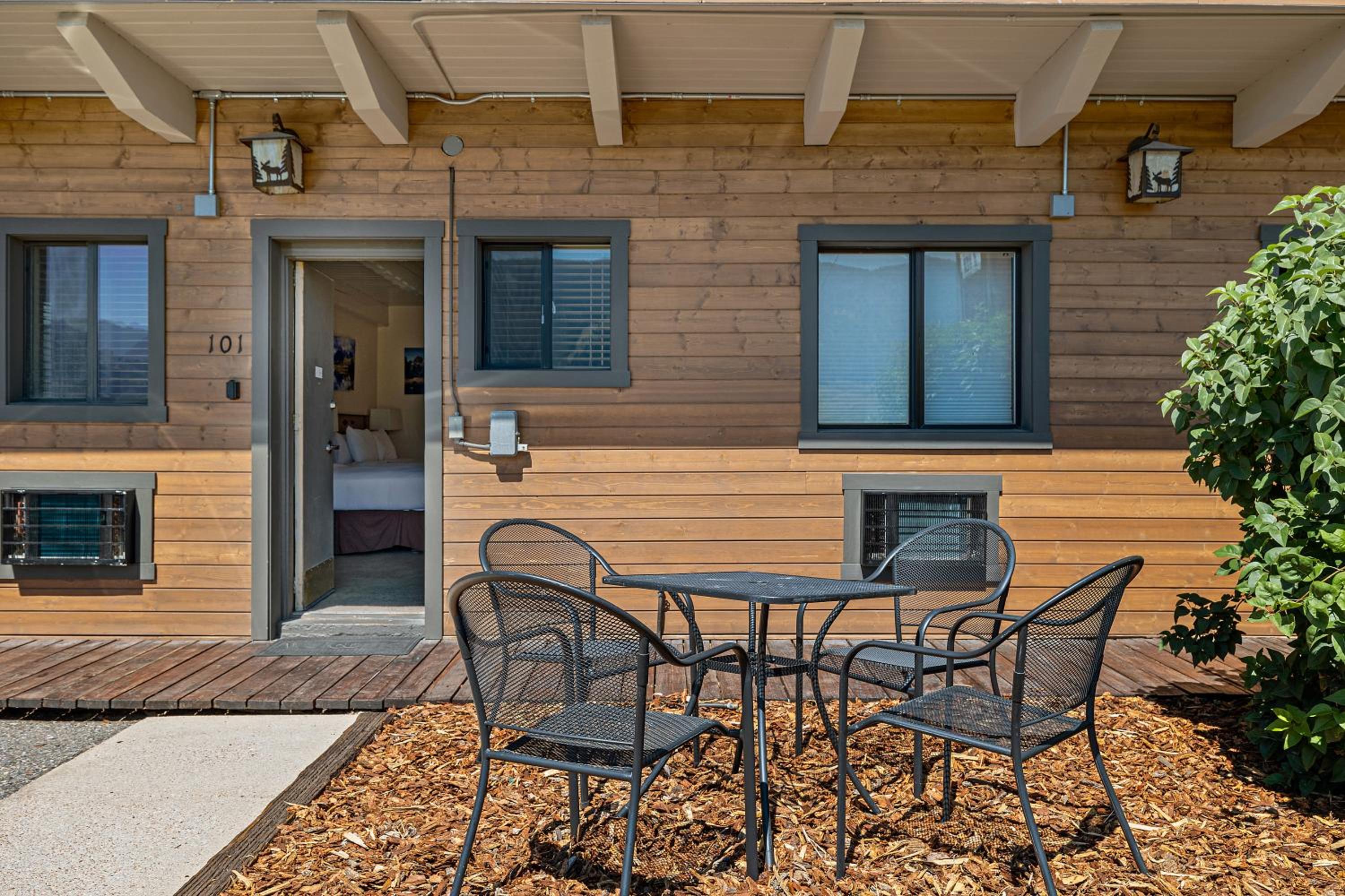 Elk Refuge Inn