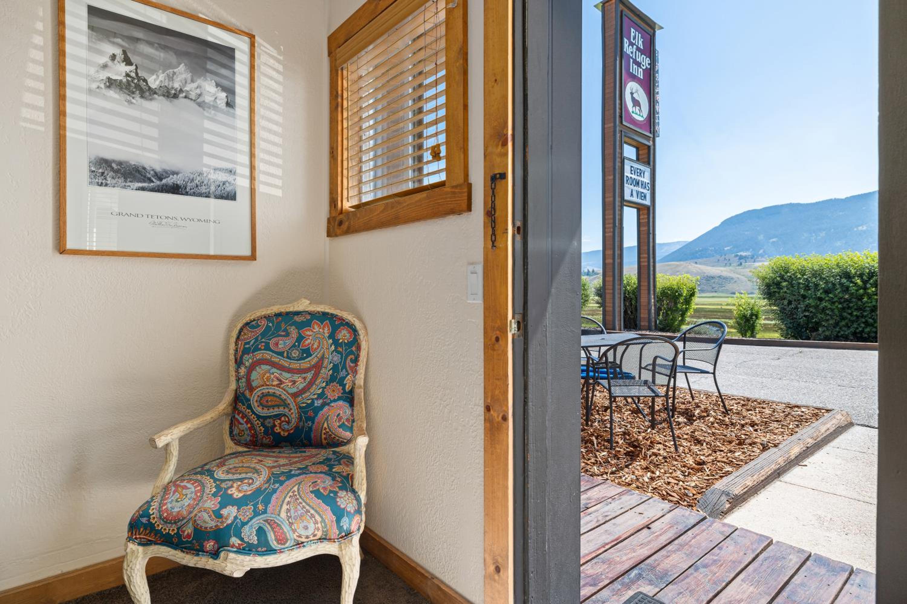 Elk Refuge Inn