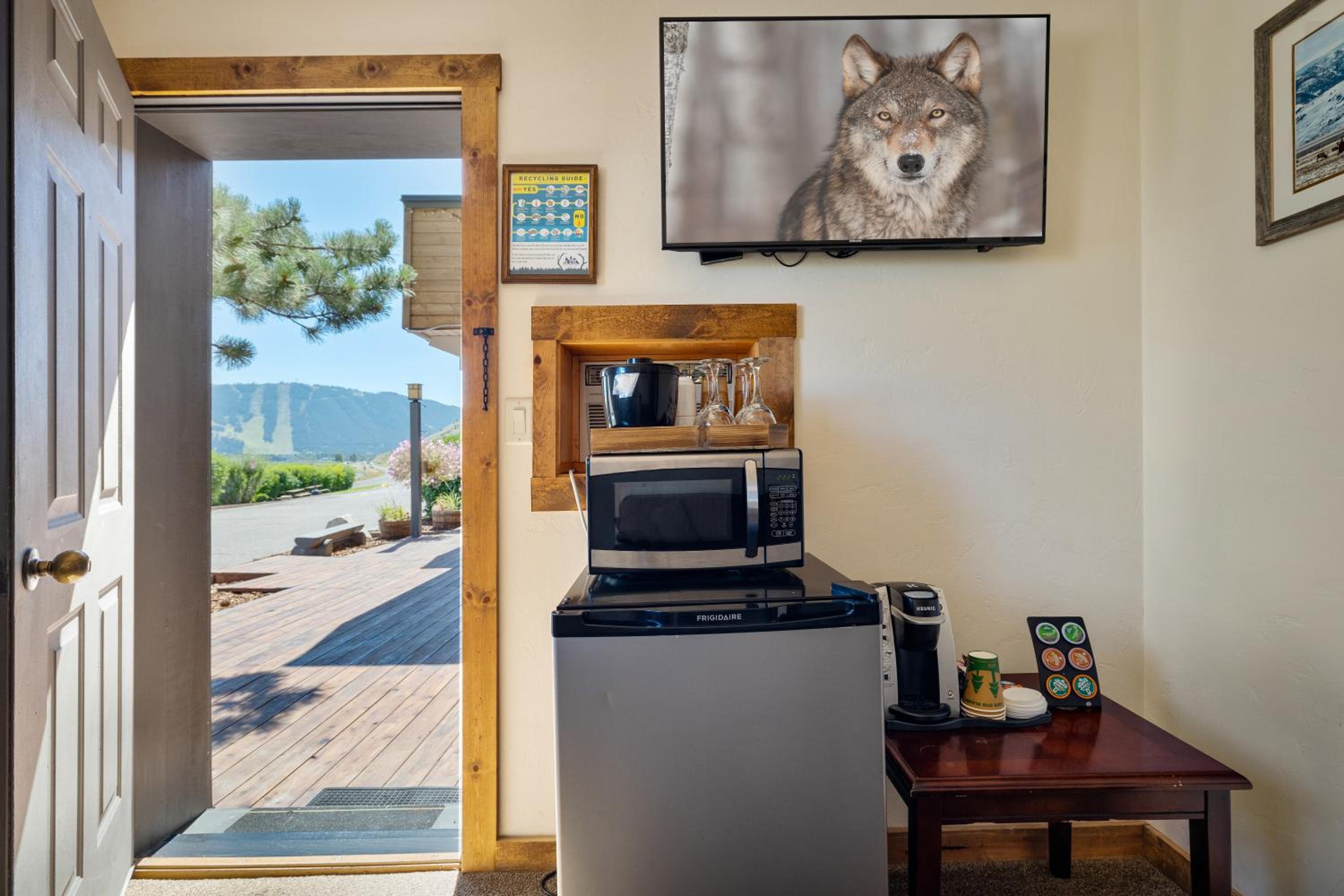 Elk Refuge Inn