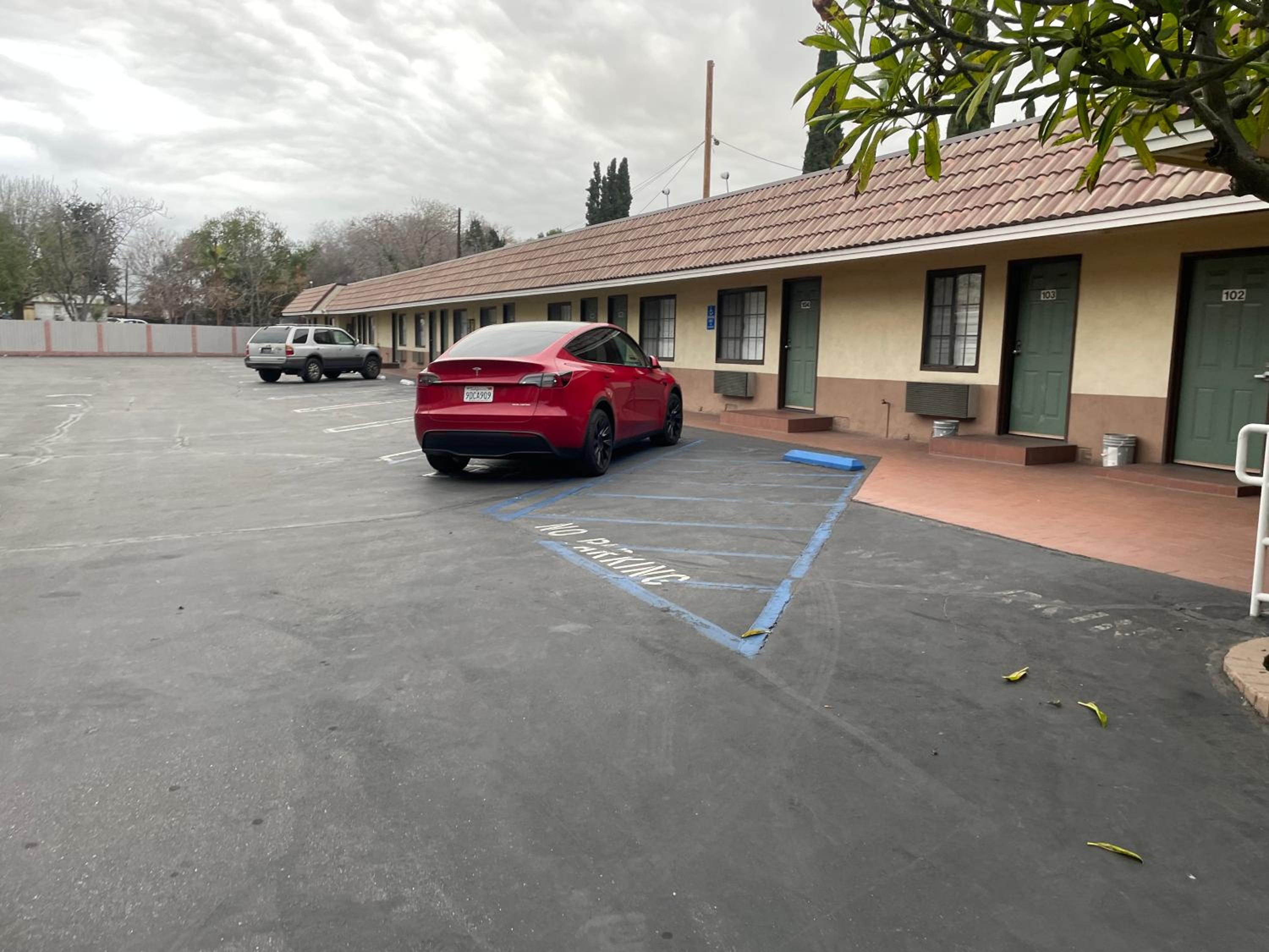 Plaza Inn Motel - Los Angeles area view 2