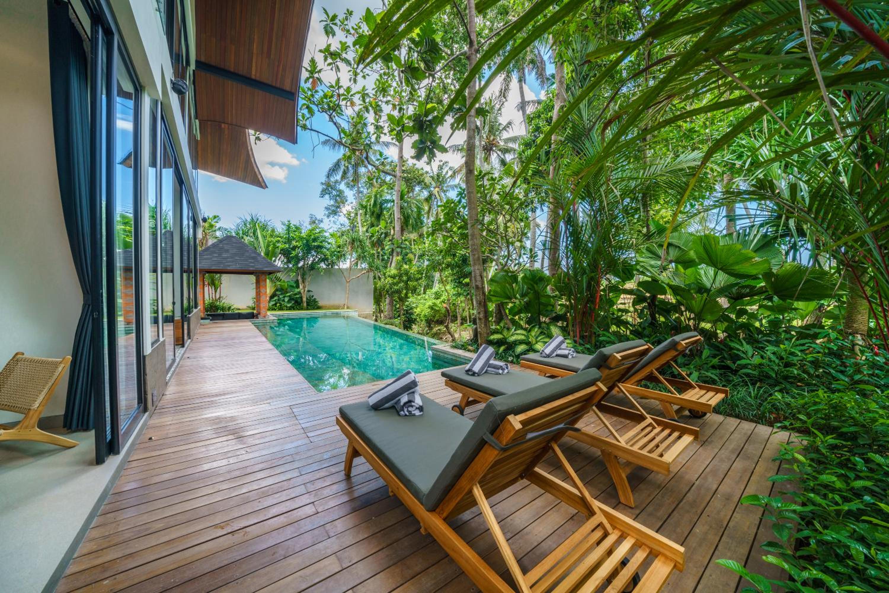 Villa Satiya - Unique and stylish 4-bdr pool villa in Pererenan! view 3