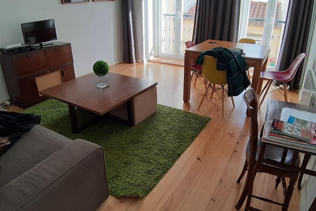 Two Bedroom Apt in Historic location - Close to the River with AC by Lisbeyond view 4