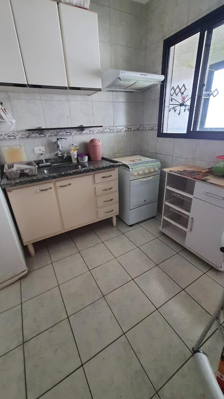 074 Cantinho da Praia - 1 quarto c/ varanda - 200 m da praia - WI FI e com área de lazer - PISCINA e Salão de Jogos e ESTACIONAMENTO GRATUITO
