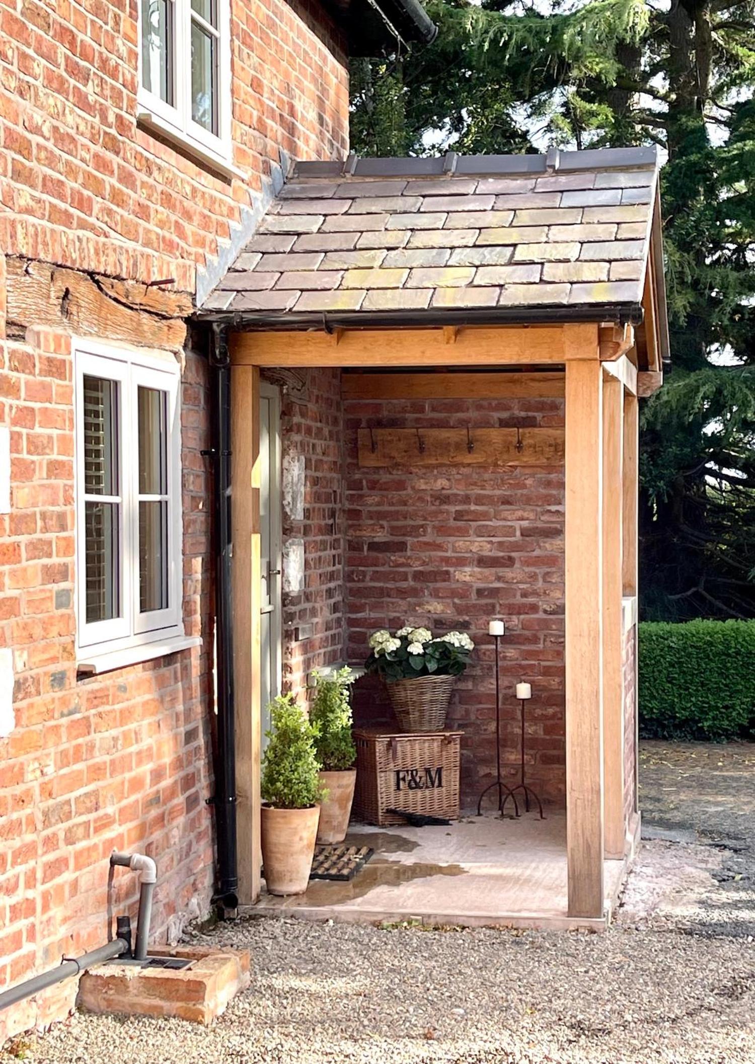 The Stable, Yew Tree Farm Holidays, Tattenhall, Chester view 3