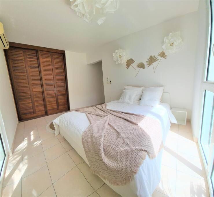 Villa Picaflor, Friar's Bay view 4