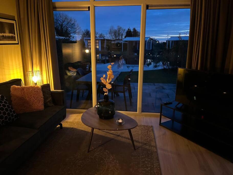 Luxus Chalet Waterfront view 5