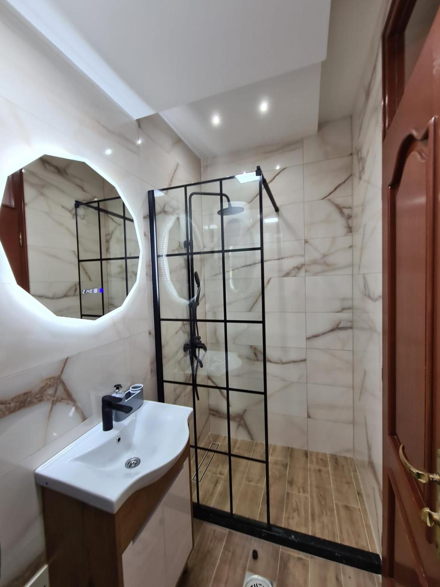 Apartmani Central & Free parking view 5